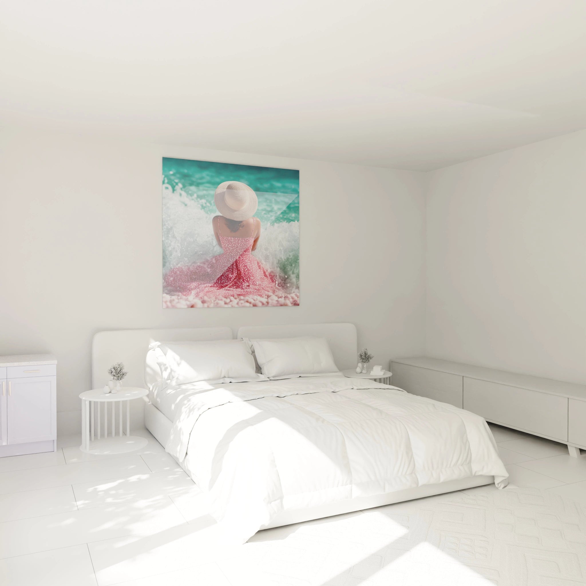 tableau femme plage moderne Walensky toile murale carrée femme en robe rose et chapeau face à la mer turquoise