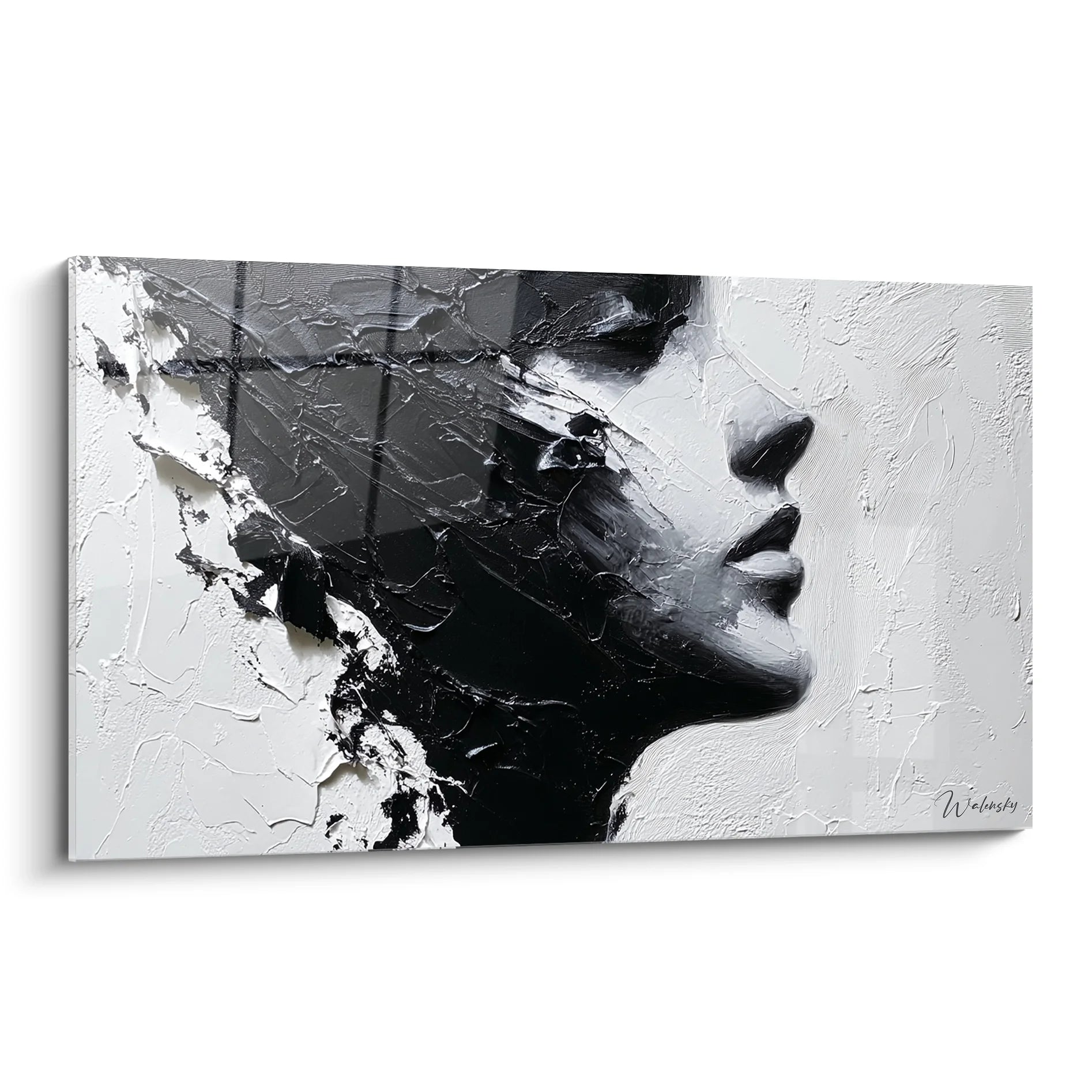 Tableau moderne femme de profil noir et blanc avec texture épaisse et expression contemplative