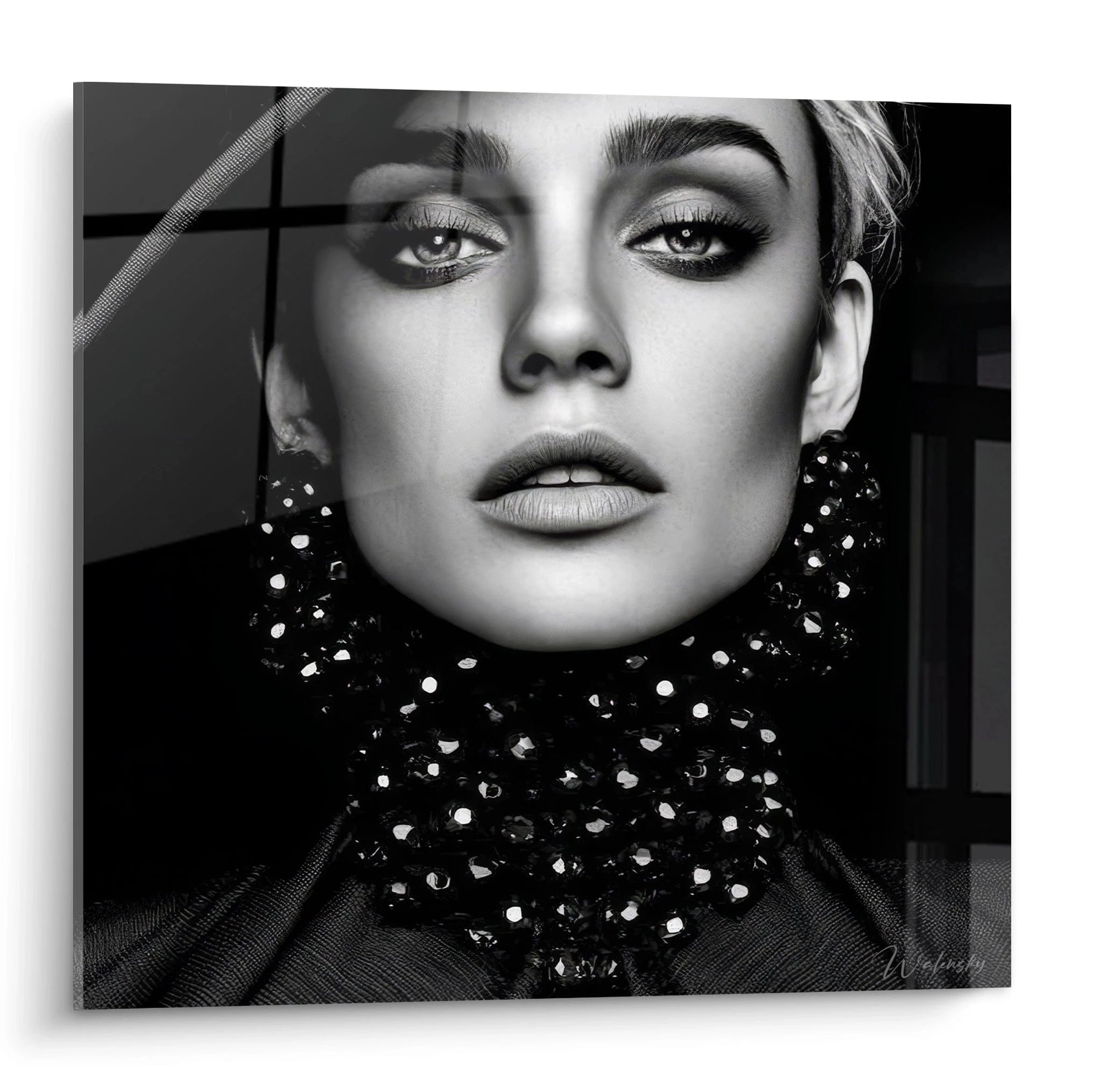 Tableau mural femme mode noir et blanc avec des détails élégants et un visage expressif de Walensky