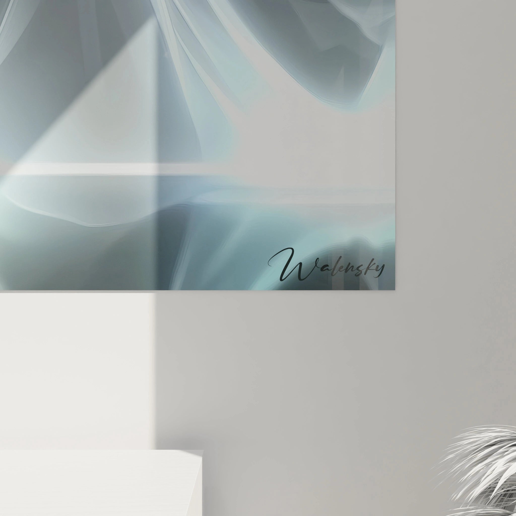 Tableau femme robe longue noir et blanc avec des nuances délicates et un design moderne