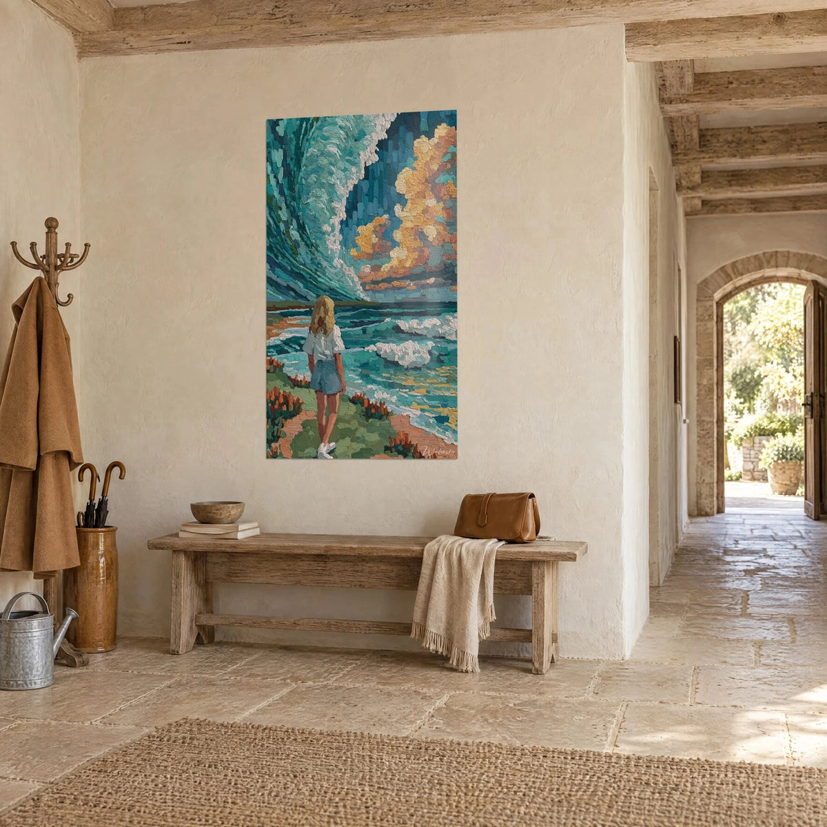Schilderij vrouwelijke silhouet voor een smaragdgroene en crèmekleurige oceaan, grasrijke klif bezaaid met oranje bloemen, in een stenen huis