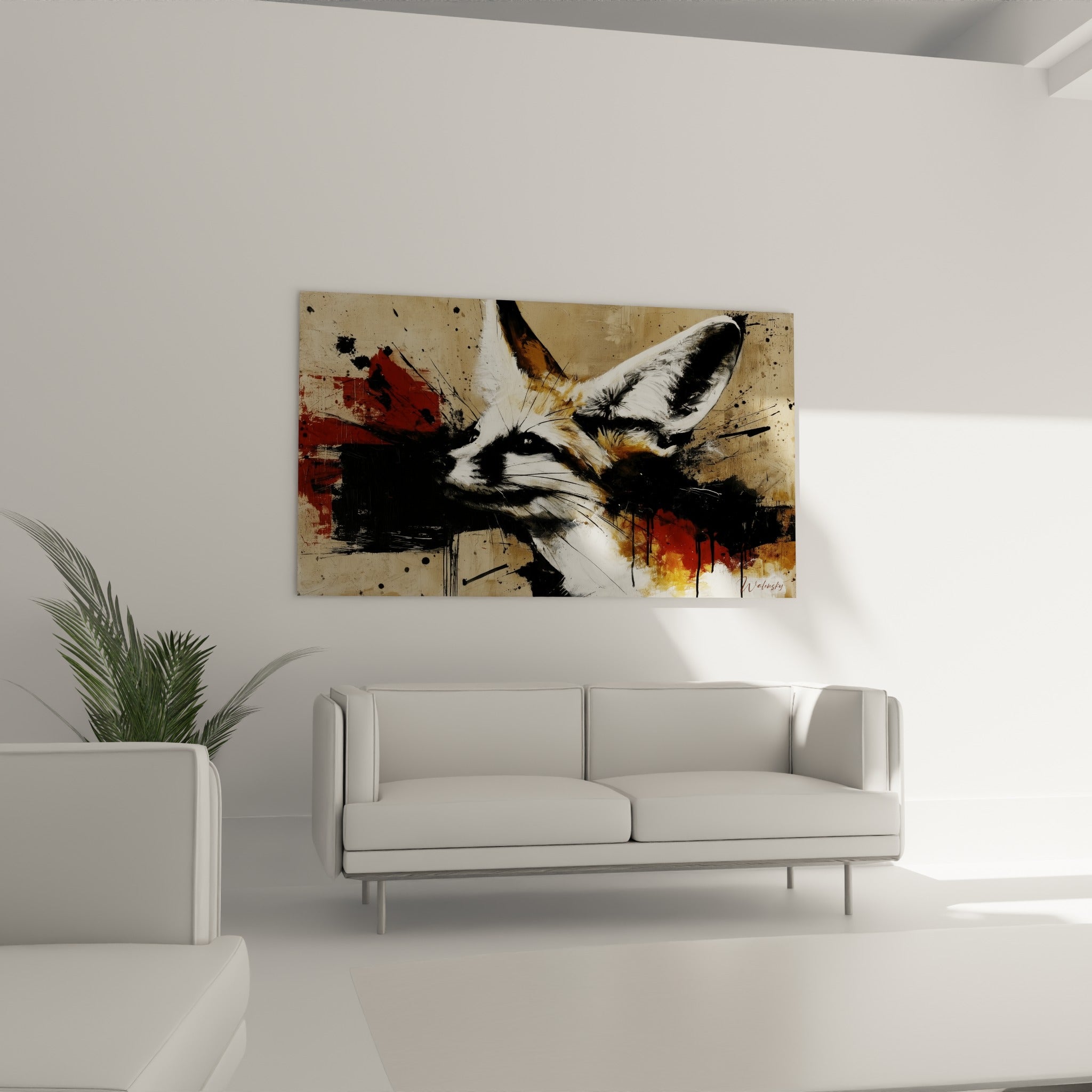 Portrait expressif du fennec aux tons ocre et anthracite, au-dessus d'un canapé dans un salon lumineux