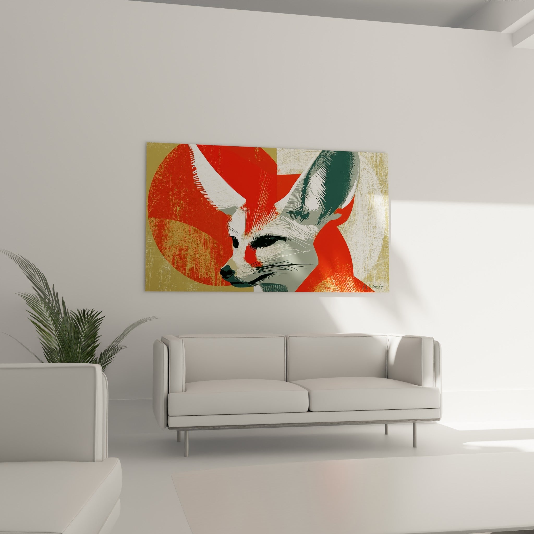 Museau gris et blanc du fennec sous soleil rouge, au-dessus d'un canapé dans un salon lumineux