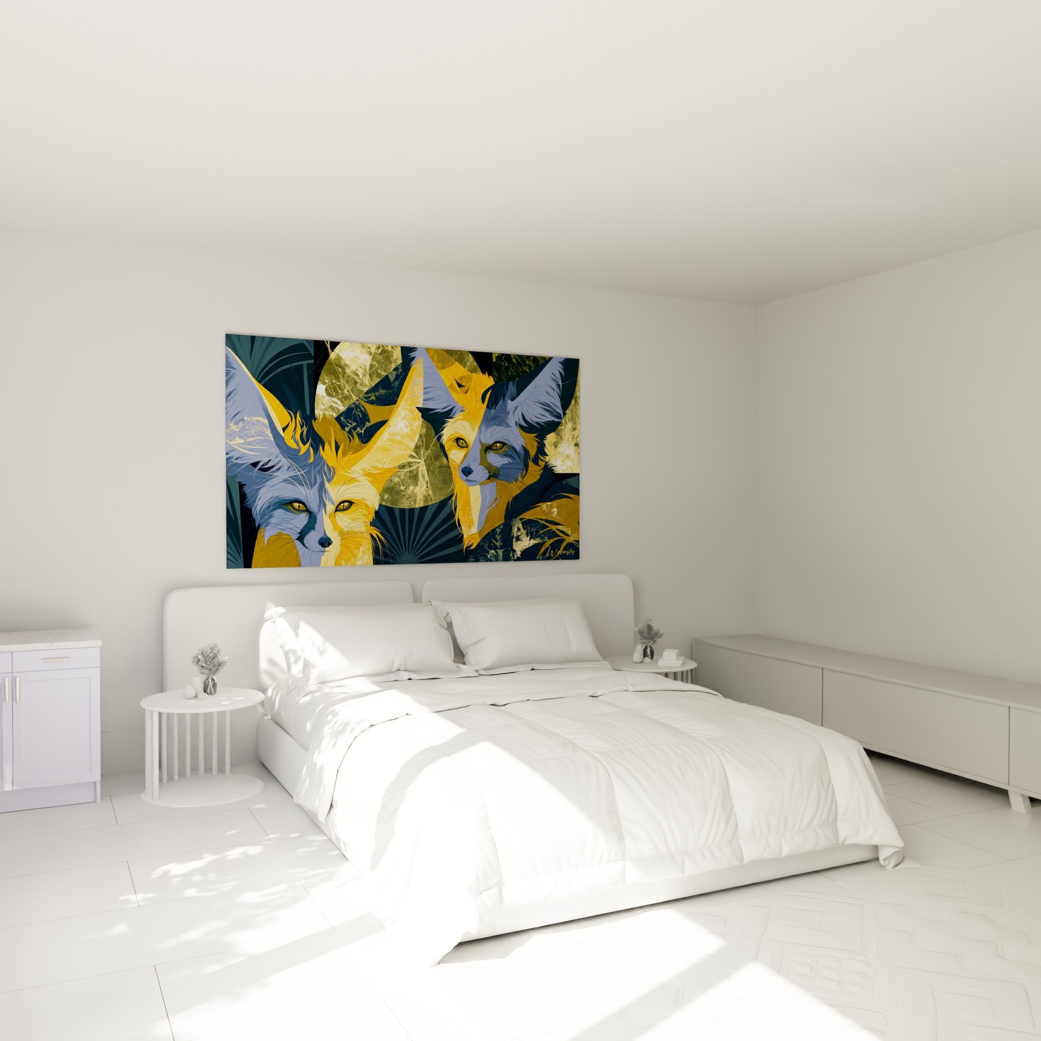 Regards intenses des fennecs bleus et jaune safran, disposés au-dessus d'un lit dans une chambre claire