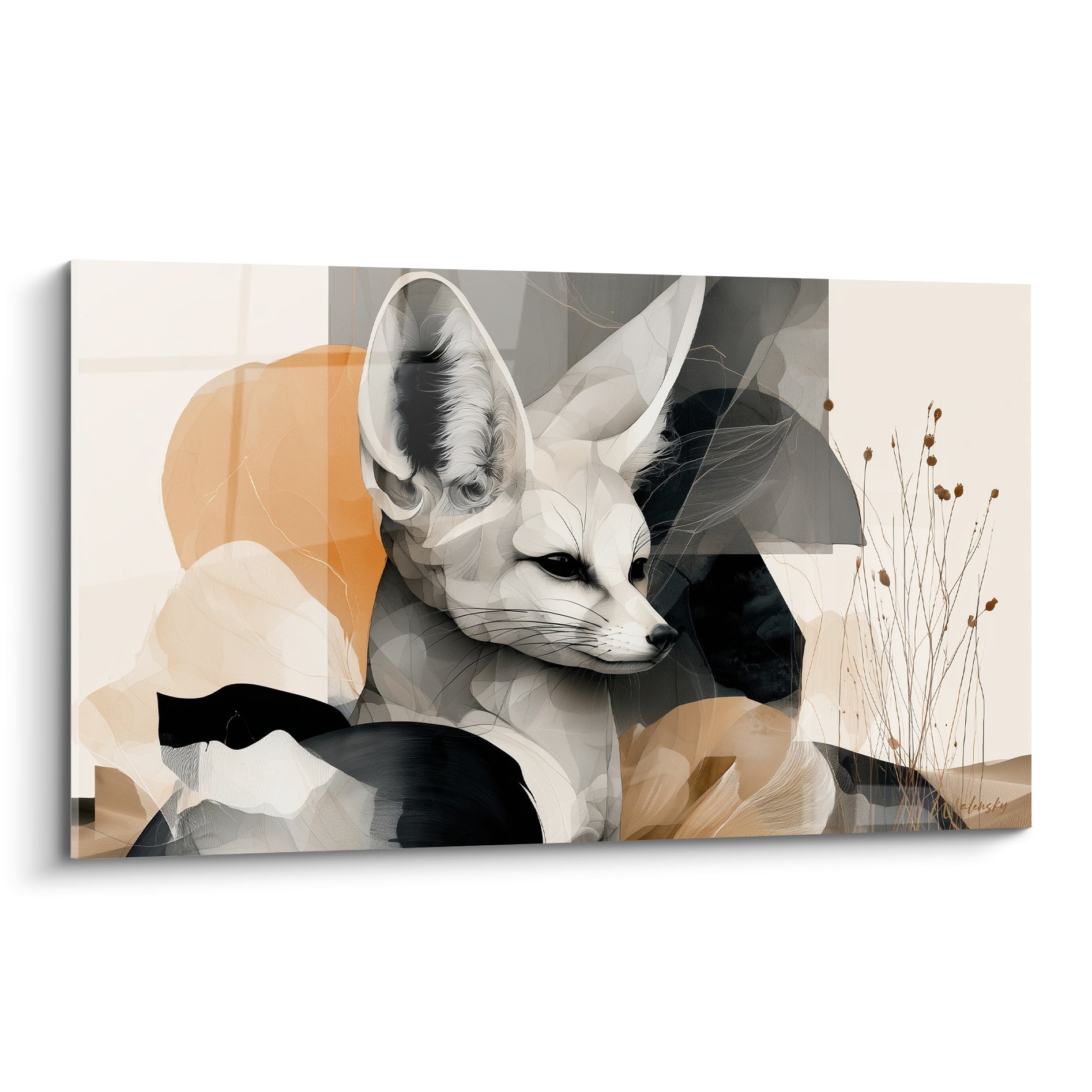 Fennec aux oreilles dressées, museau blanc, fond ocre orangé et blocs anthracite géométriques