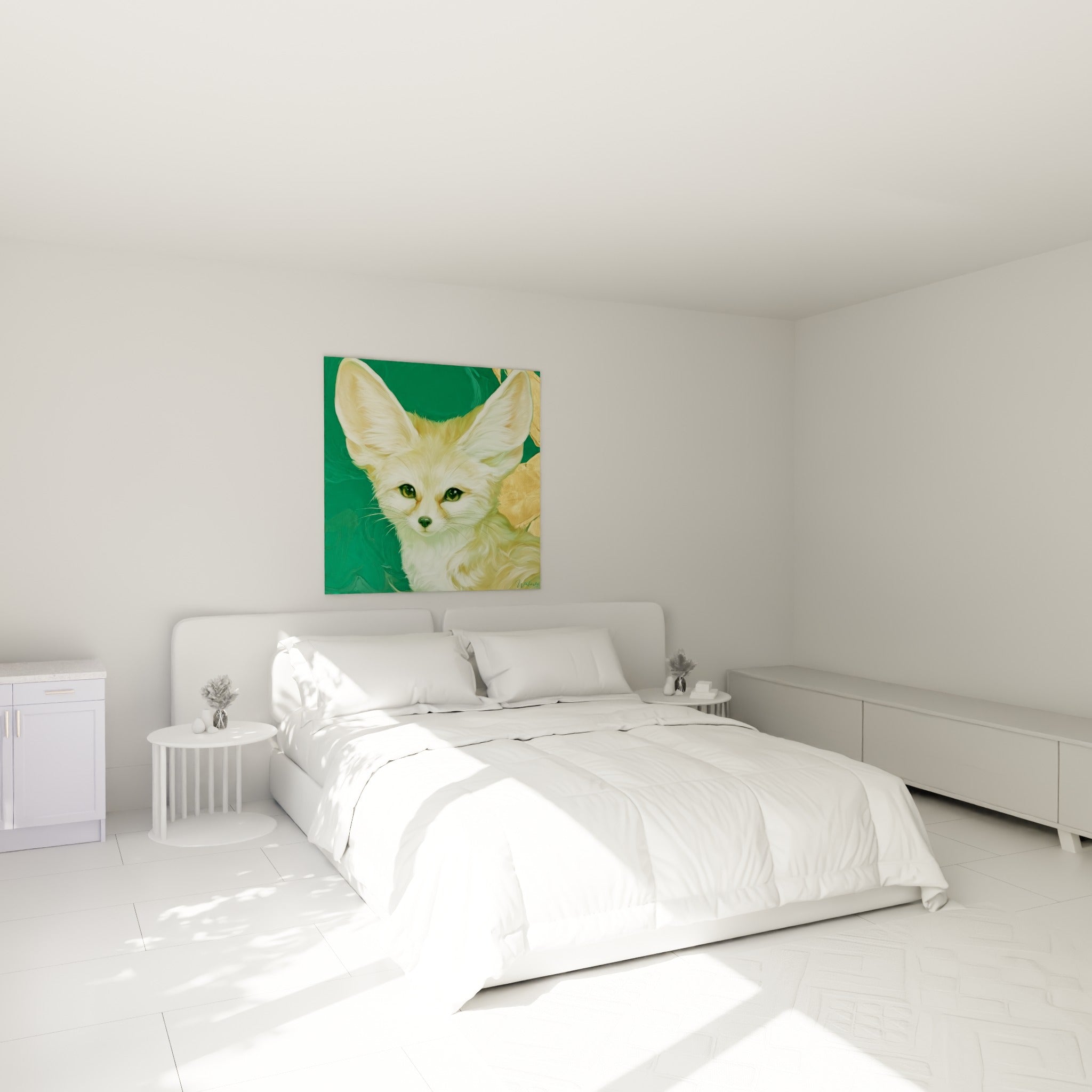 Portrait de fennec beige et doré accroché au-dessus d'un lit dans une chambre claire