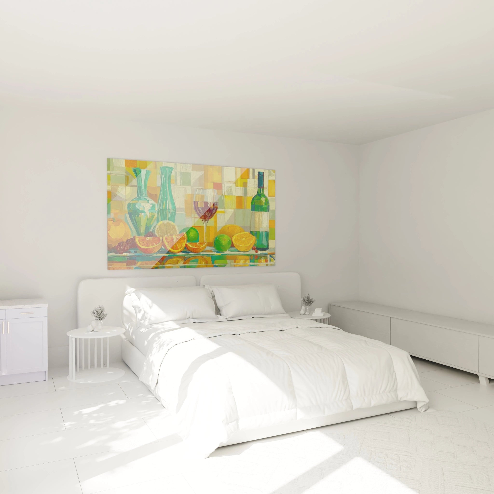 Un tableau nature morte abstrait représentant des fruits colorés, une bouteille de vin, et des vases turquoise, avec des textures visibles et un fond aux formes géométriques jaunes et vertes.