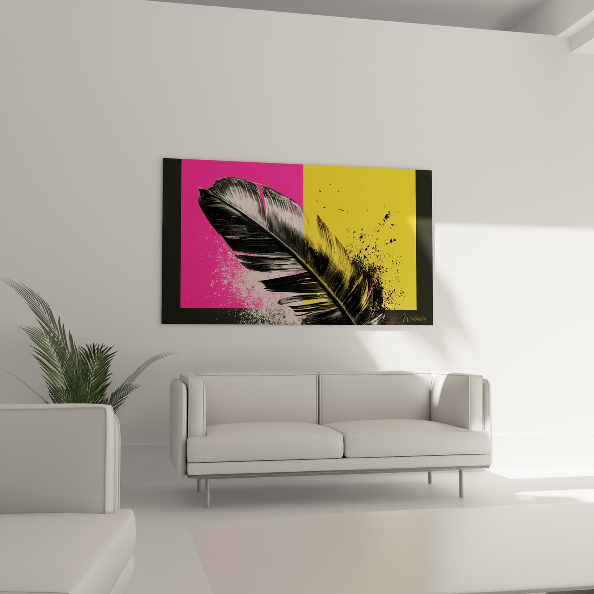 Silhouette végétale sombre sur fond rose vif accrochée au-dessus d'un canapé dans un salon lumineux