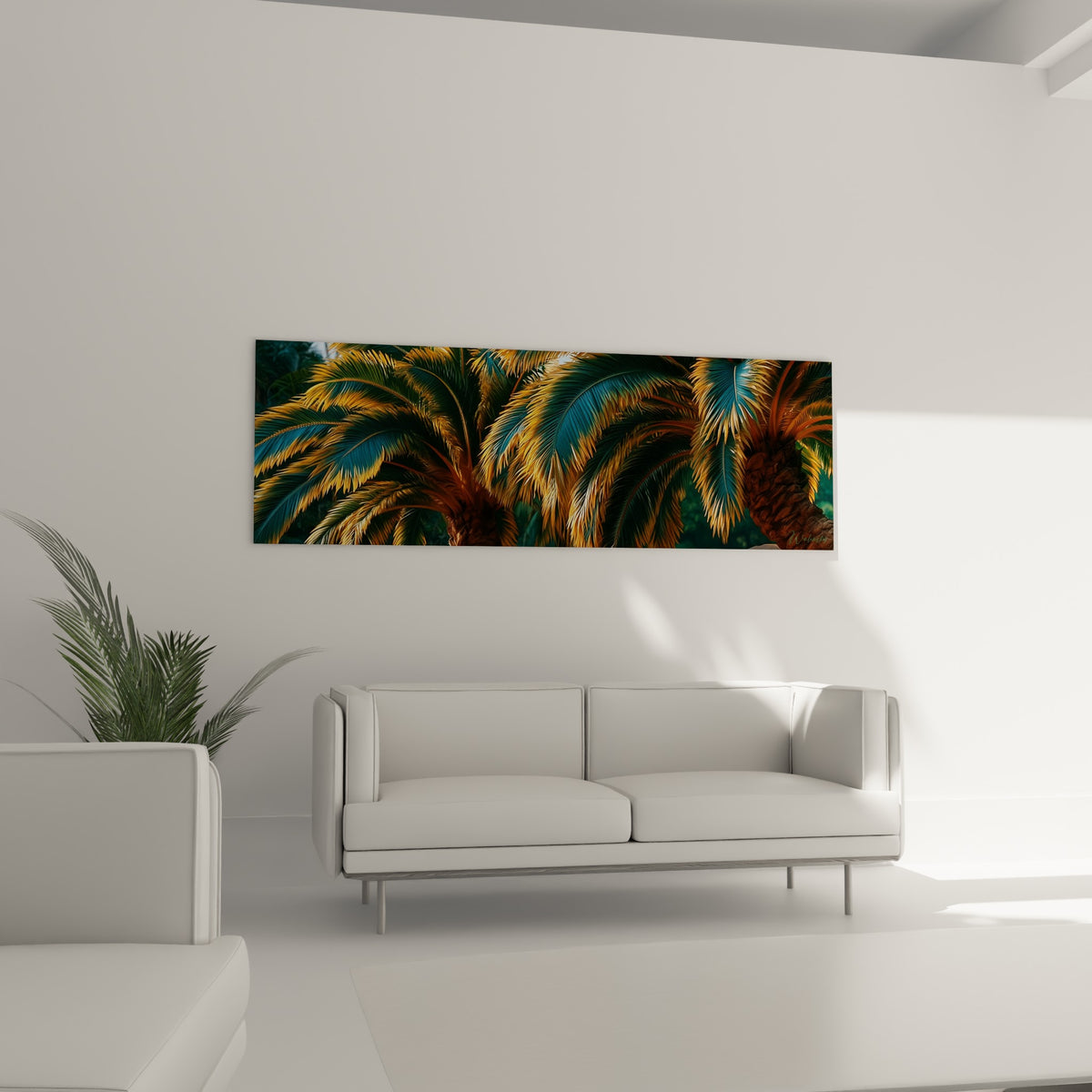 Palmes tropicales cuivrées et turquoise disposées au-dessus d'un canapé dans un salon lumineux.