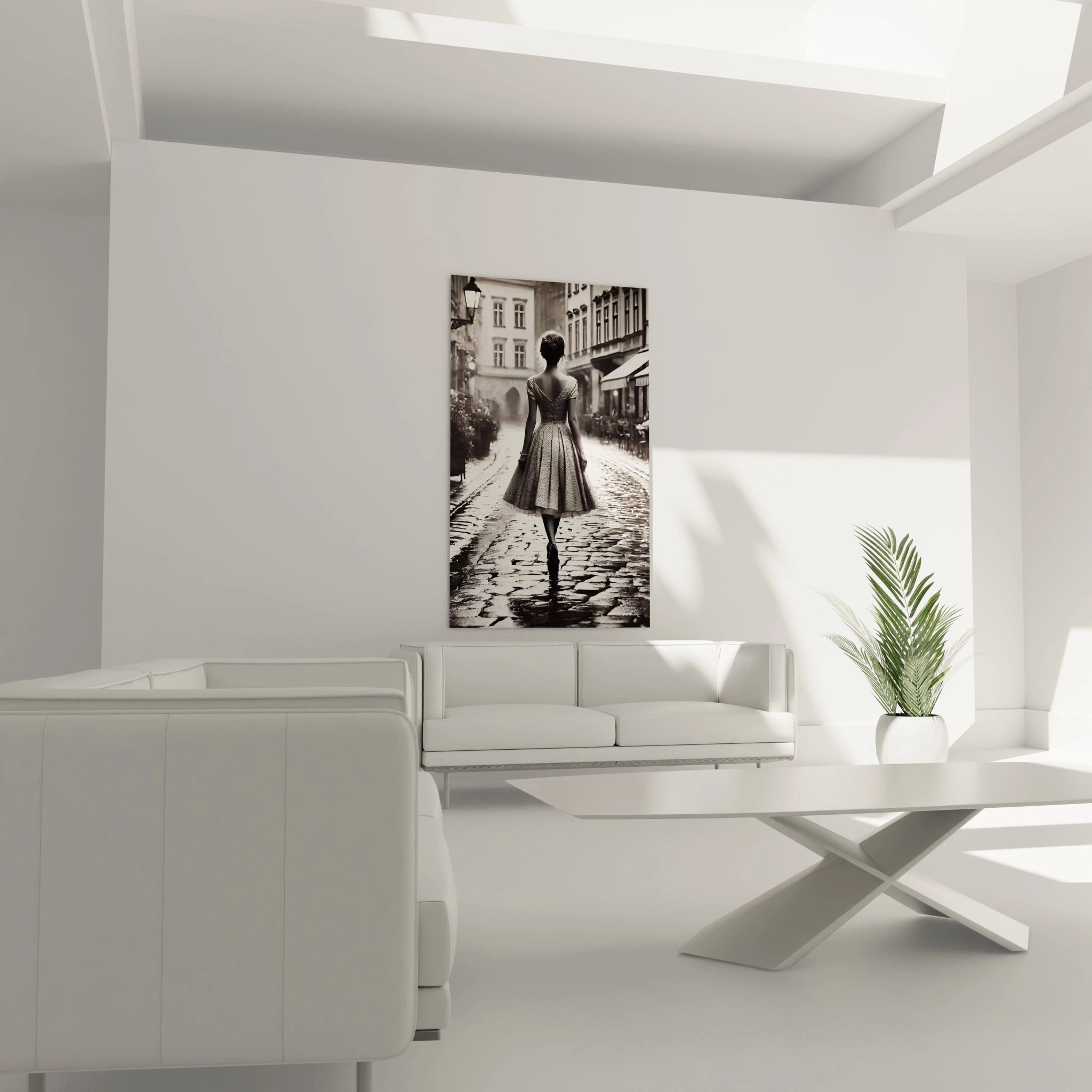 tableau noir et blanc au-dessus d’un canapé salon raffiné touches de lumière contraste noir blanc lanternes élégance pavés mouillés invitation romantique atmosphère calme et réfléchie.