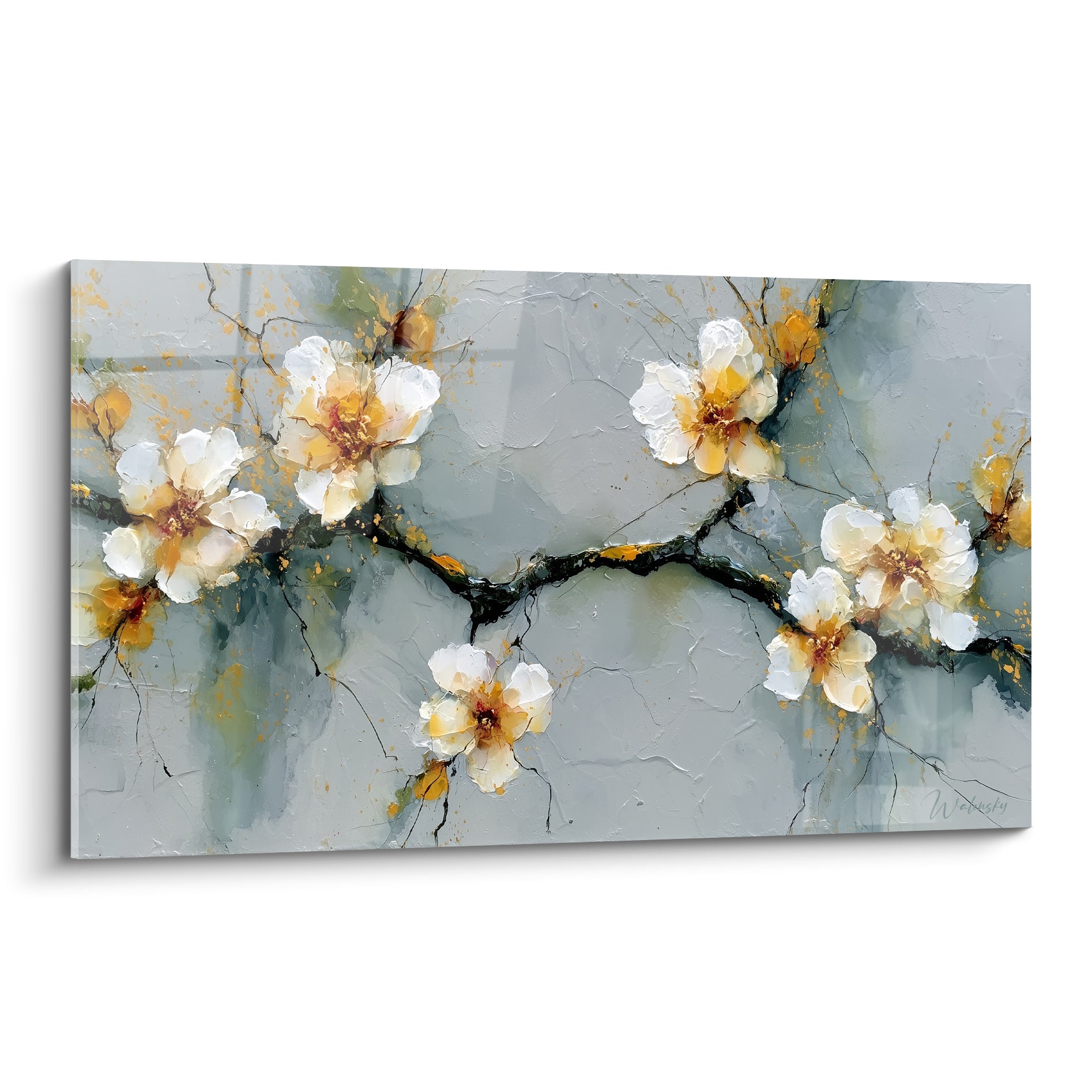 Branche fleurie blanc crème et dorée peinte en relief sur fond gris texturé