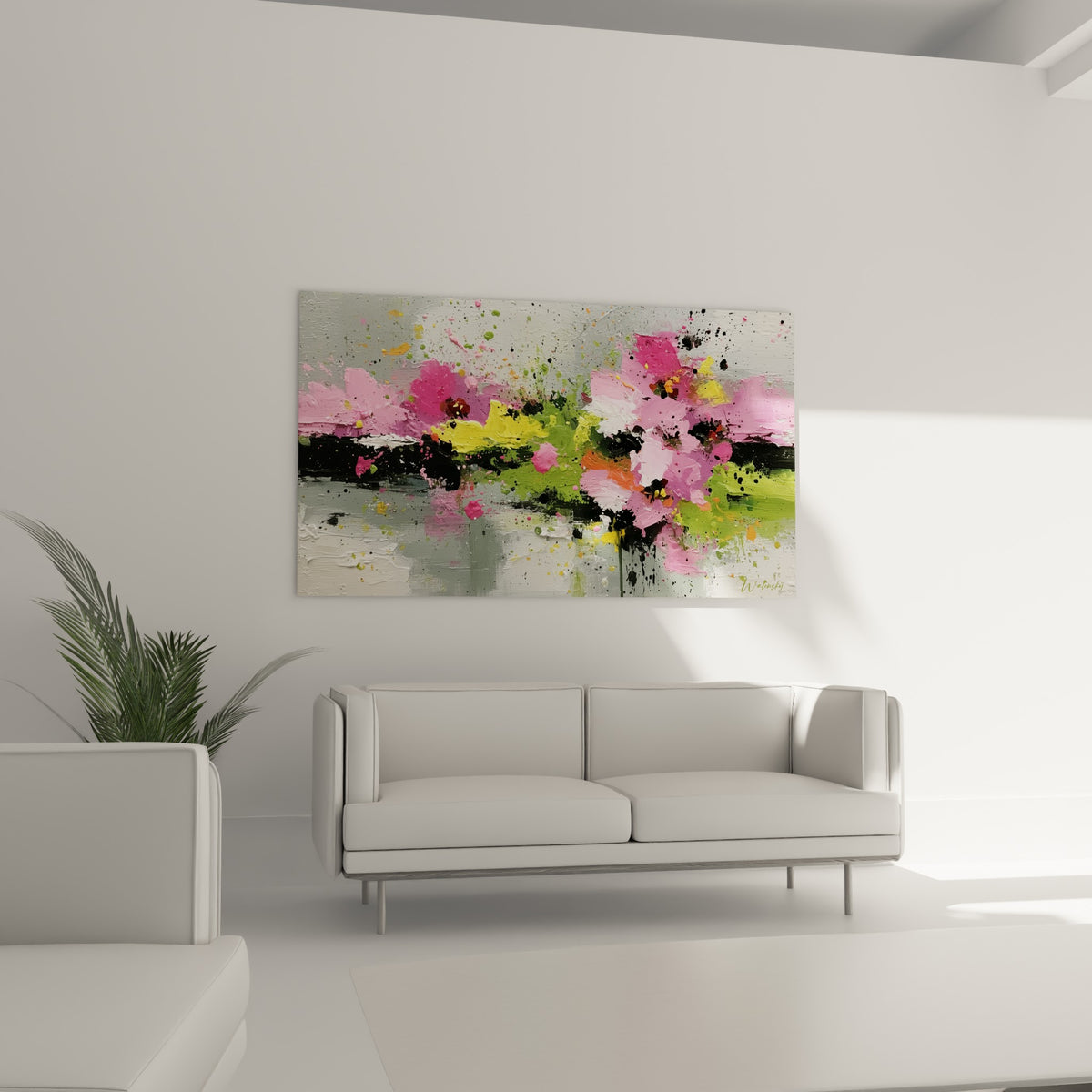Pétales éclatés en rose et vert lumineux, au-dessus d'un canapé dans un salon lumineux