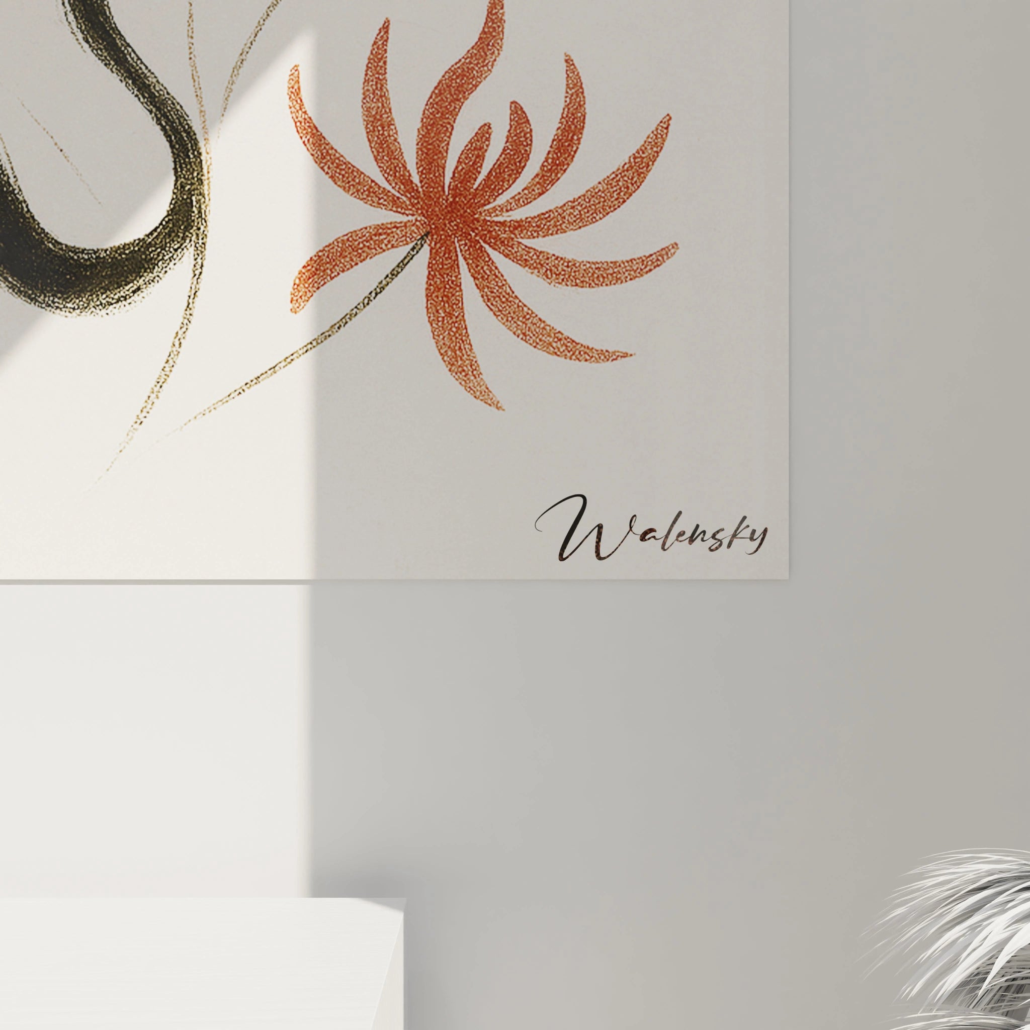 Un tableau dragon chinois traditionnel illustrant un dragon élancé aux couleurs noir et rouge-brun, accompagné de motifs floraux évoquant des lotus cuivrés. Technique rappelant la peinture à l'encre avec contrastes marqués et lignes dynamiques.