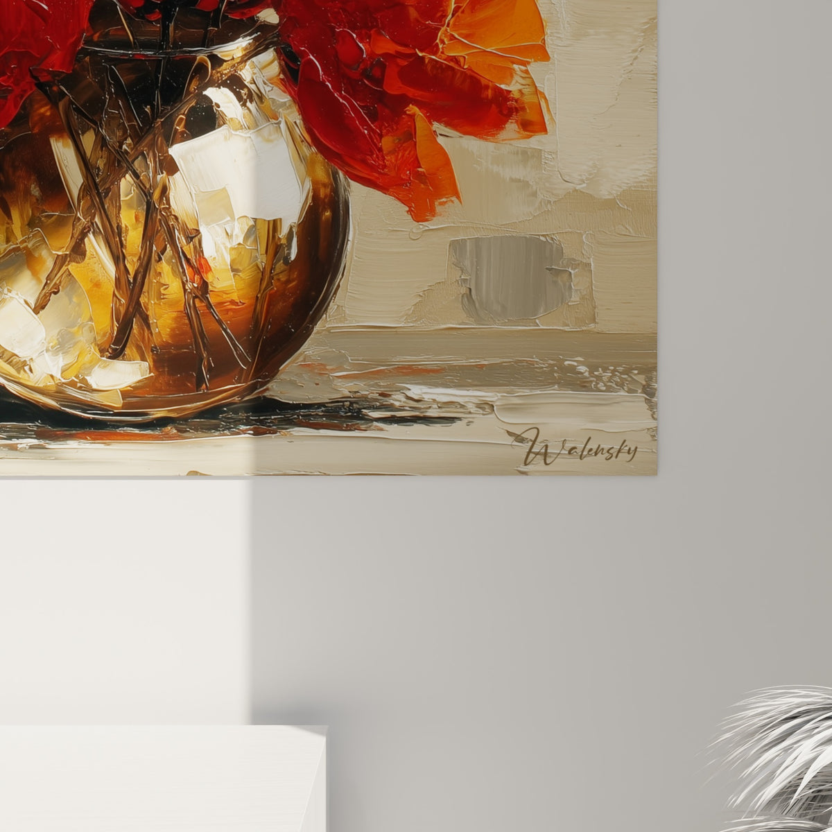 Empâtements épais des pétales rouge et orange révélant la matière et les coulures dorées du vase