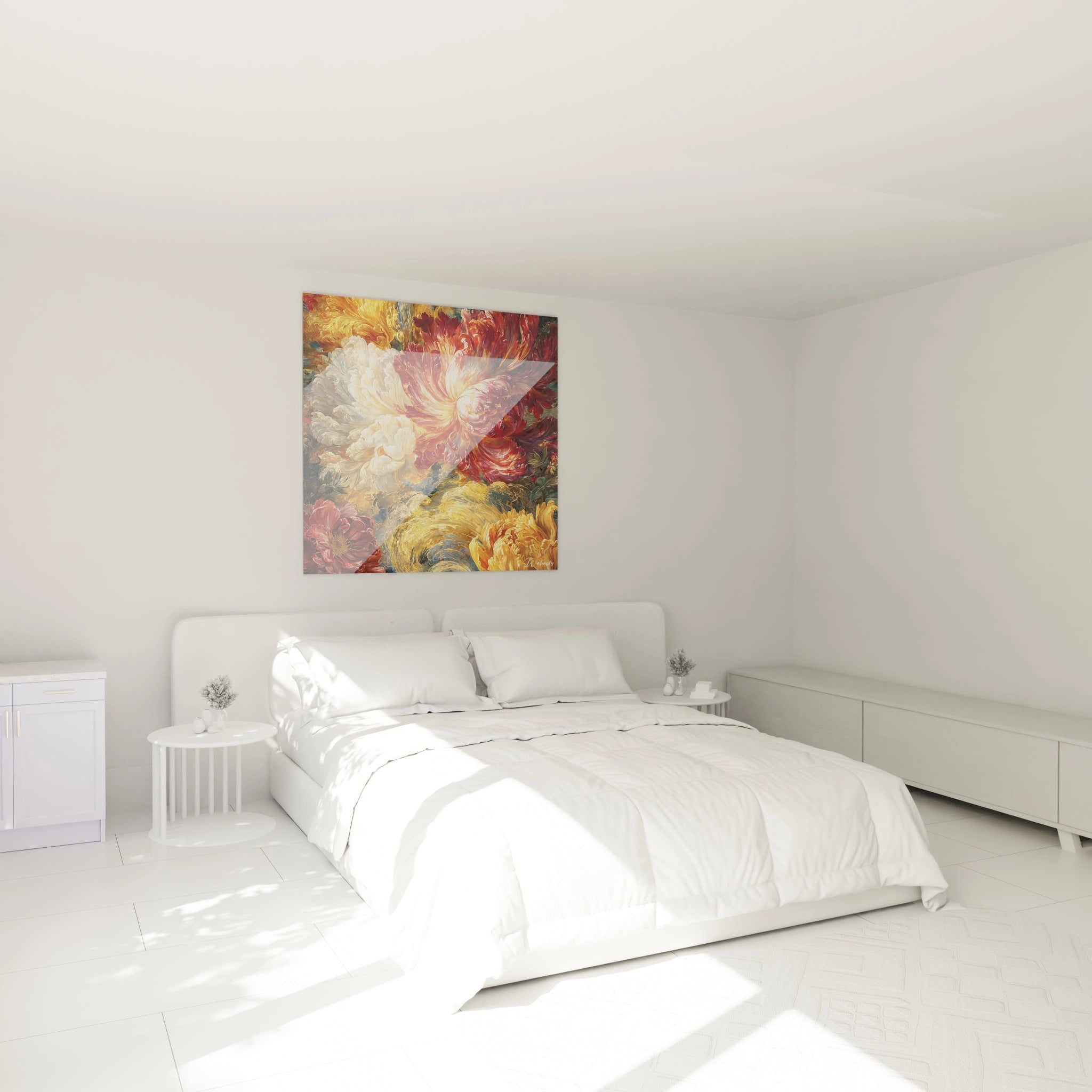 Walensky tableau fleurs baroque carré accroché au dessus de lit blanc dans une chambre minimaliste