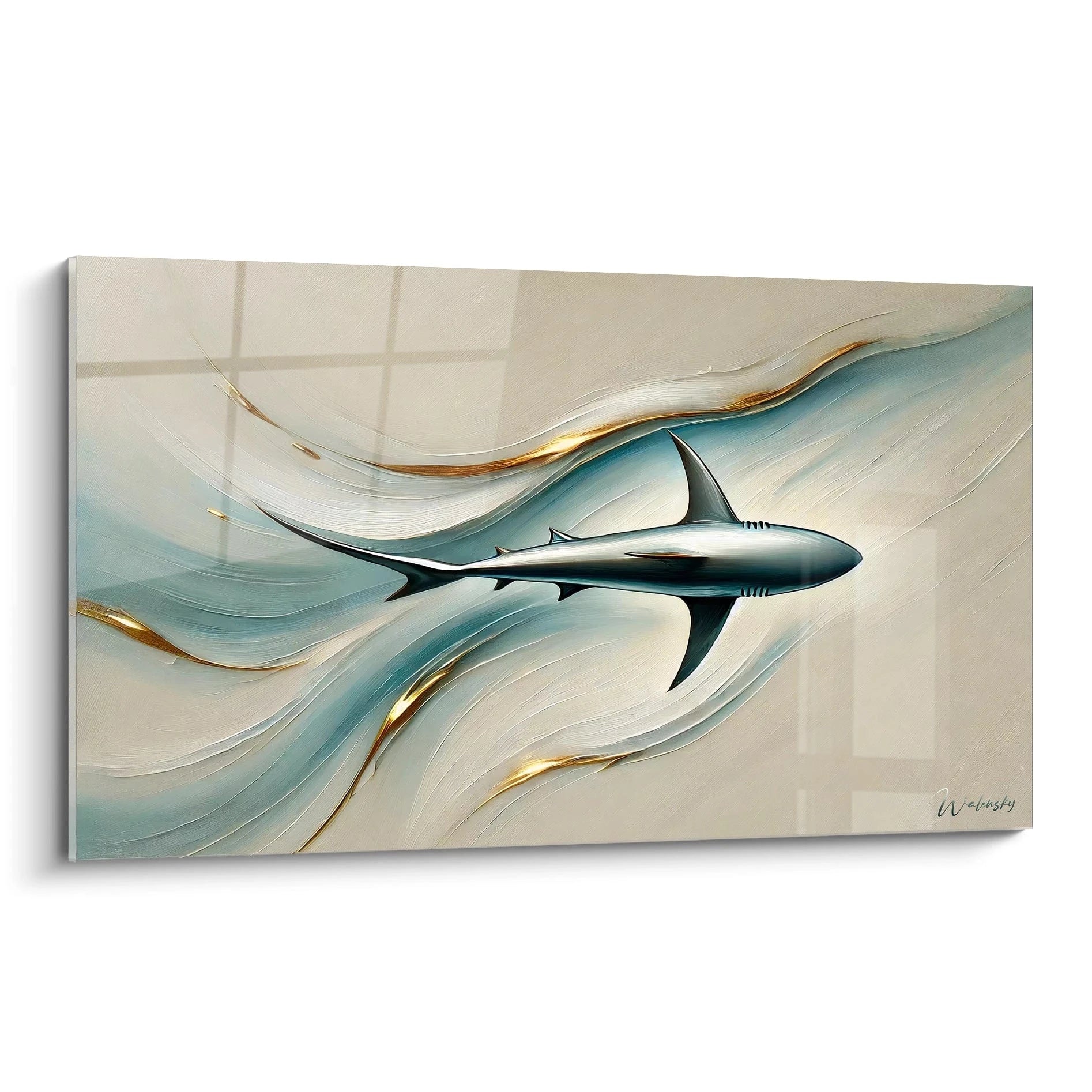 tableau requin vu de biais capturant la grâce d un requin dans des tons beige bleu et or cette œuvre abstraite aux lignes fluides et touches dorées ajoute une touche maritime sophistiquée et moderne