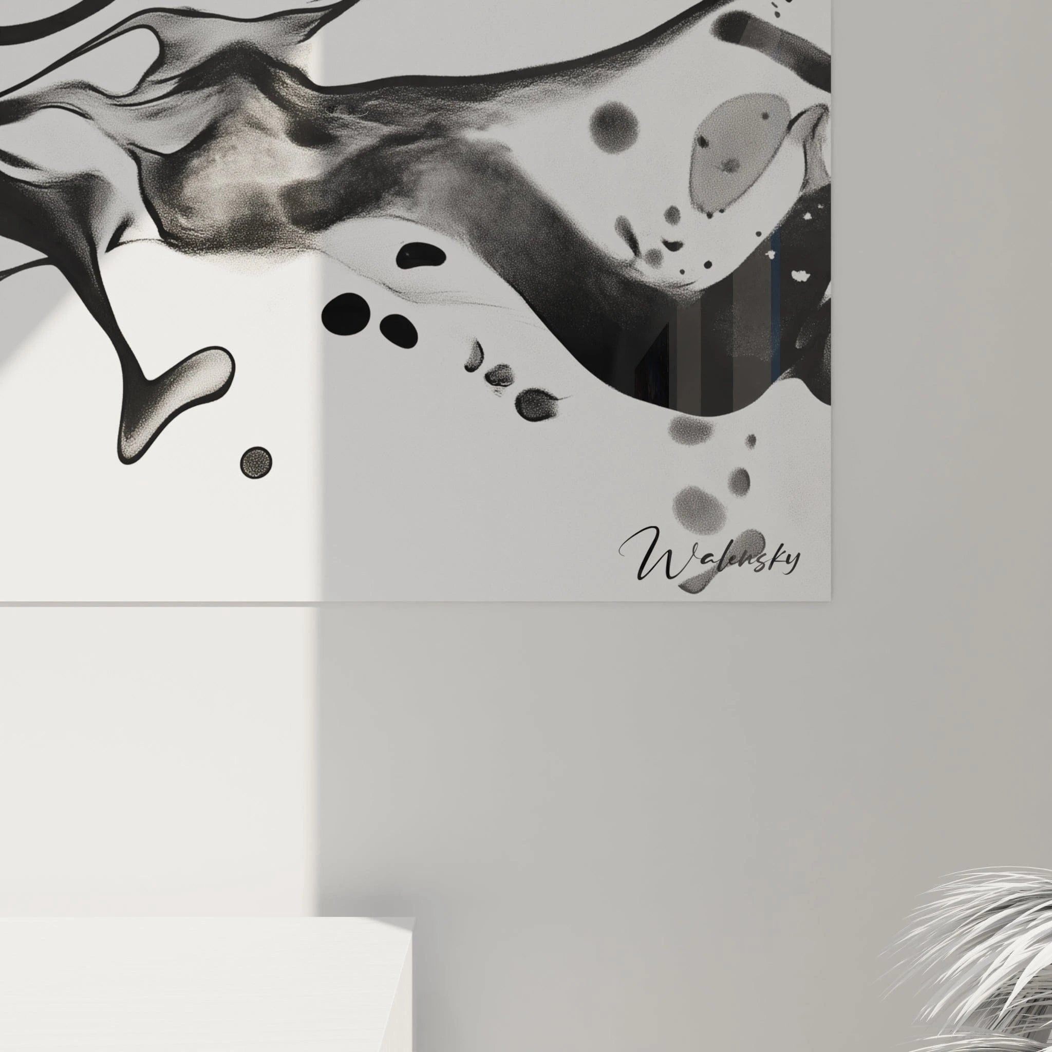 Tableau tacheté noir et blanc de Walensky avec un design fluide et moderne