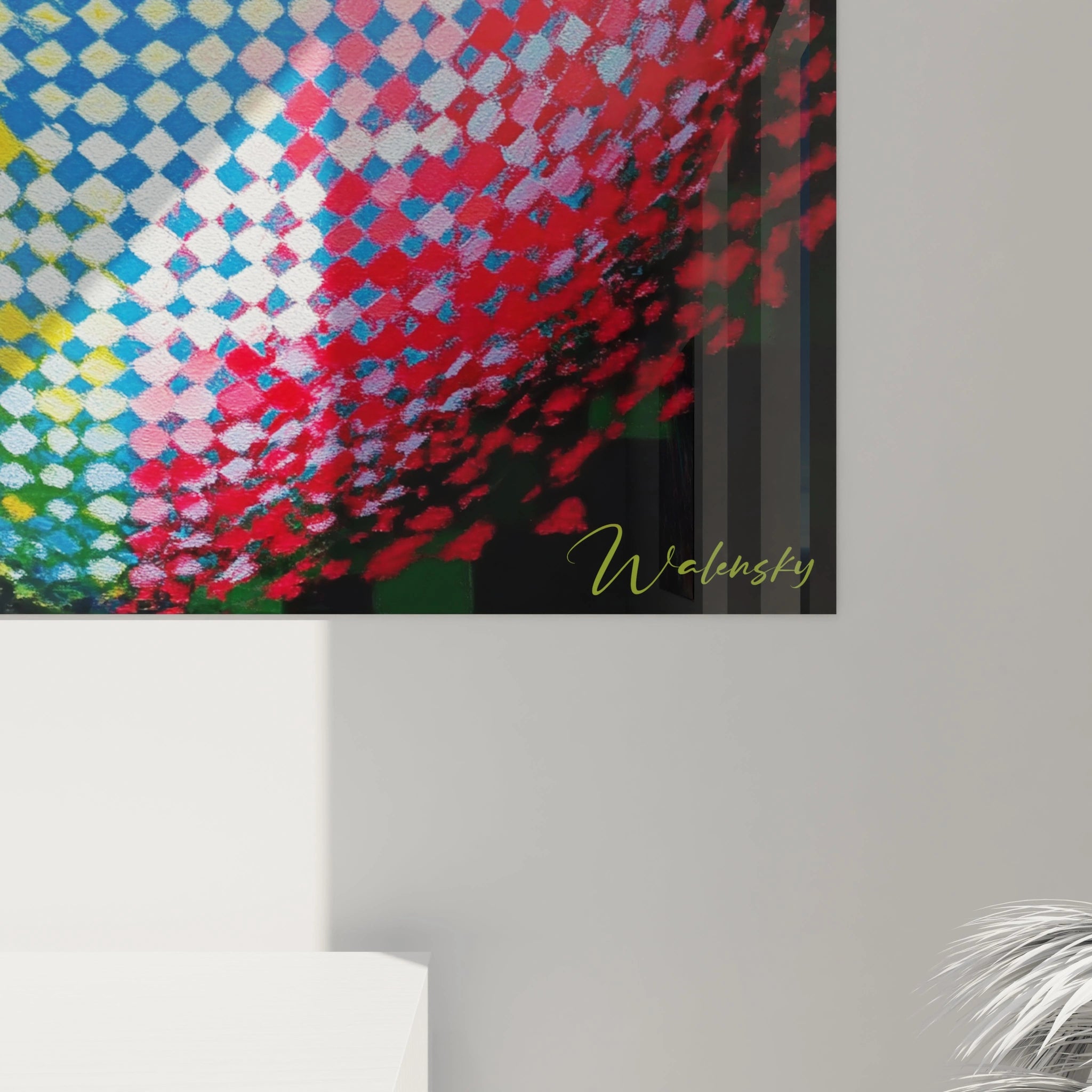 tableau op art hypnotique Walensky mural coin damier rouge bleu vert encadre sur mur gris