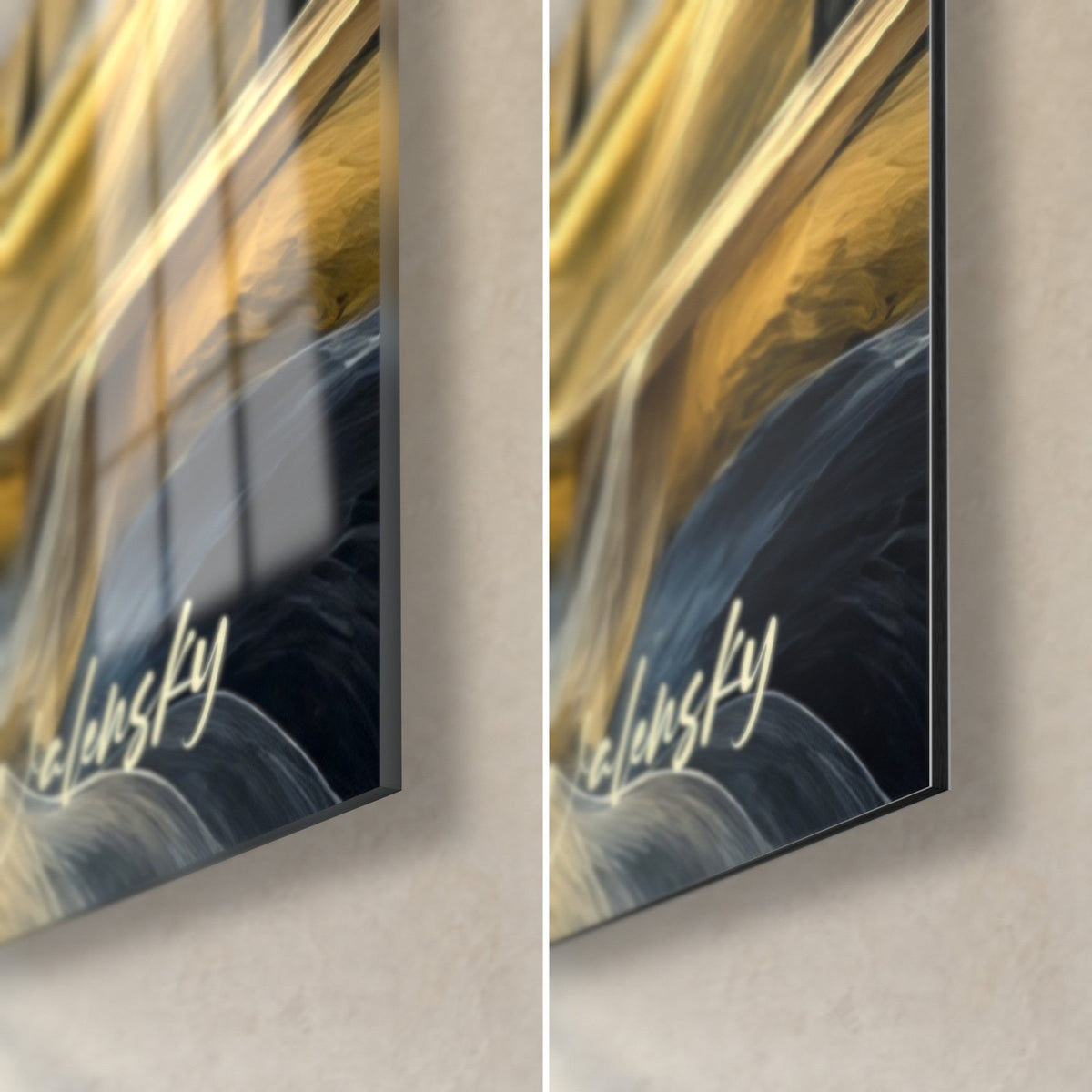 Quadro cortile reale in vortici blu notte e oro, angolo in basso a destra, firma bianca, vetro lucido e Dibond opaco, spessore 3 mm