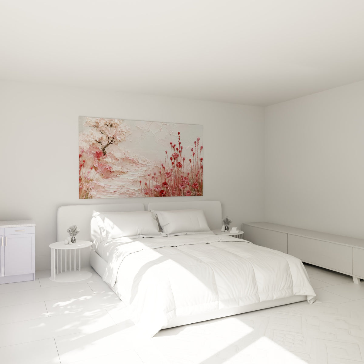 Coquelicots rouges et cerisier rose empâtés, accrochés au-dessus d'un lit dans une chambre claire
