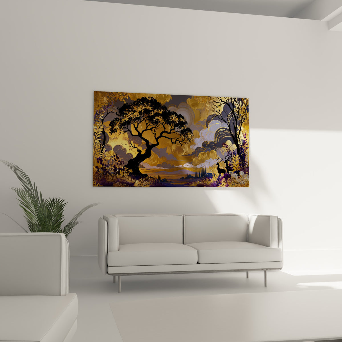 Nuages dorés et violets encadrant un arbre noueux noir, accrochés au-dessus d'un canapé dans un salon lumineux