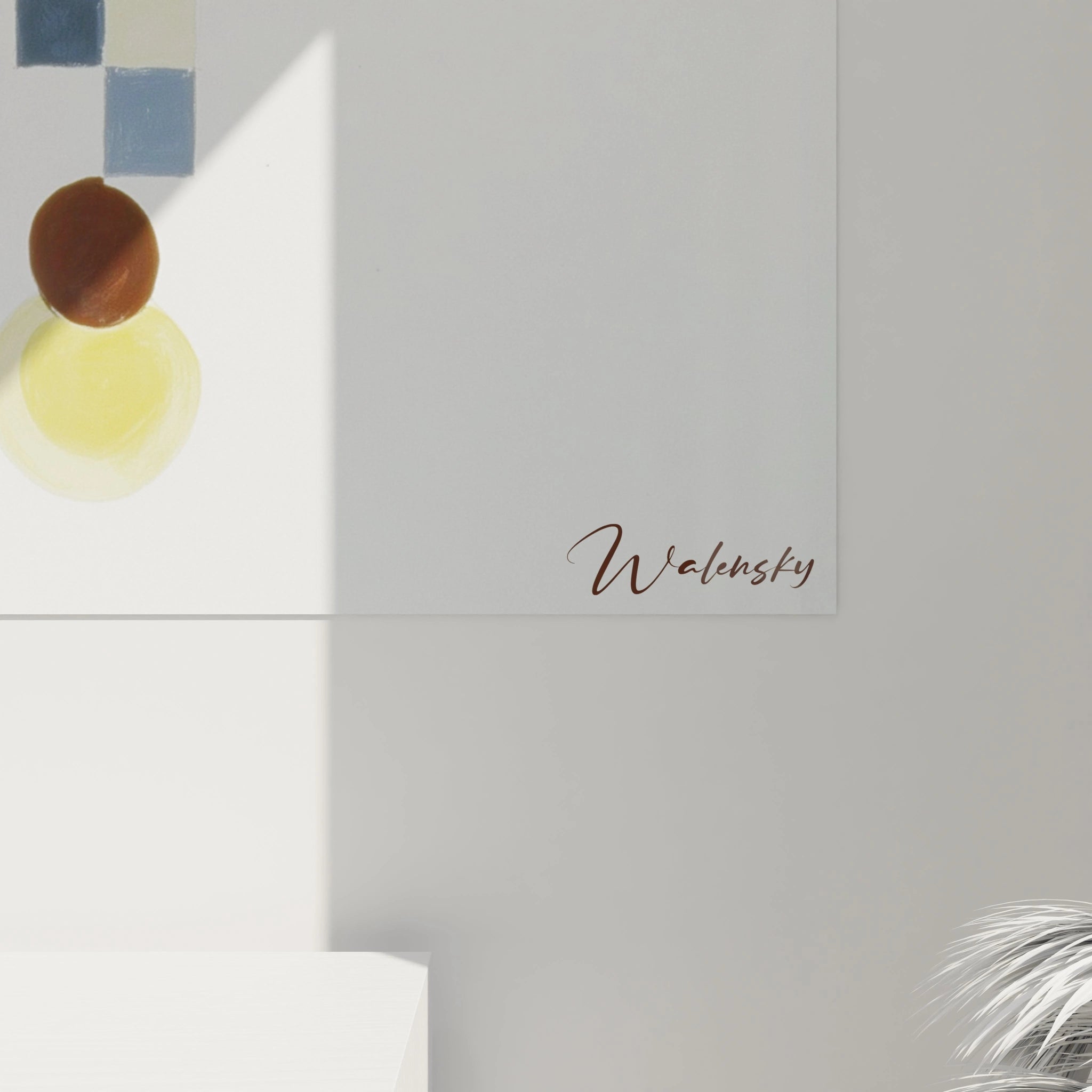 Tableau mural Walensky minimaliste avec touches bleues et cercles ocre et jaune, tableau formes géométriques constructivisme