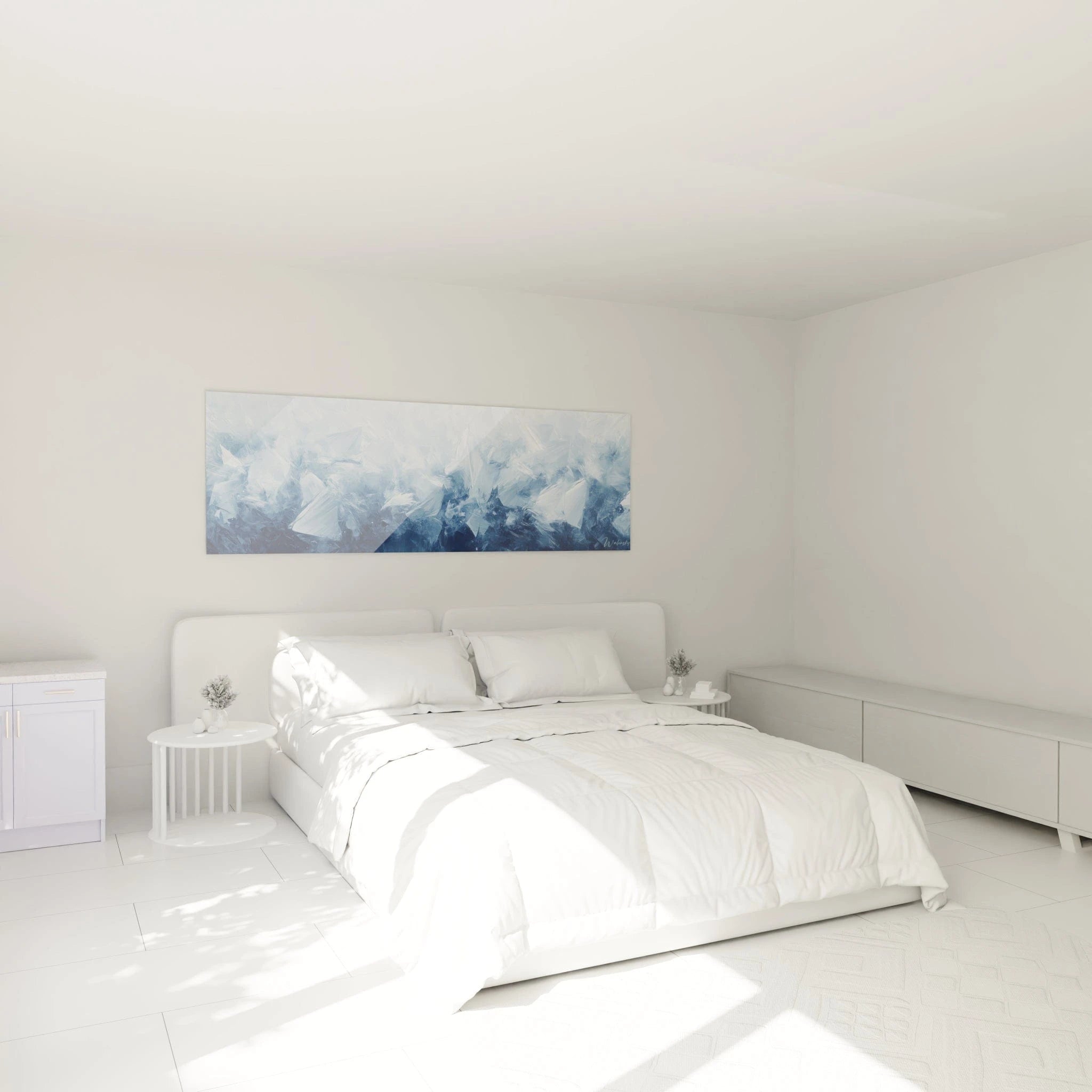 Tableau expressionniste abstrait conçu par Walensky avec des nuances de bleu sur un mur dans une chambre moderne