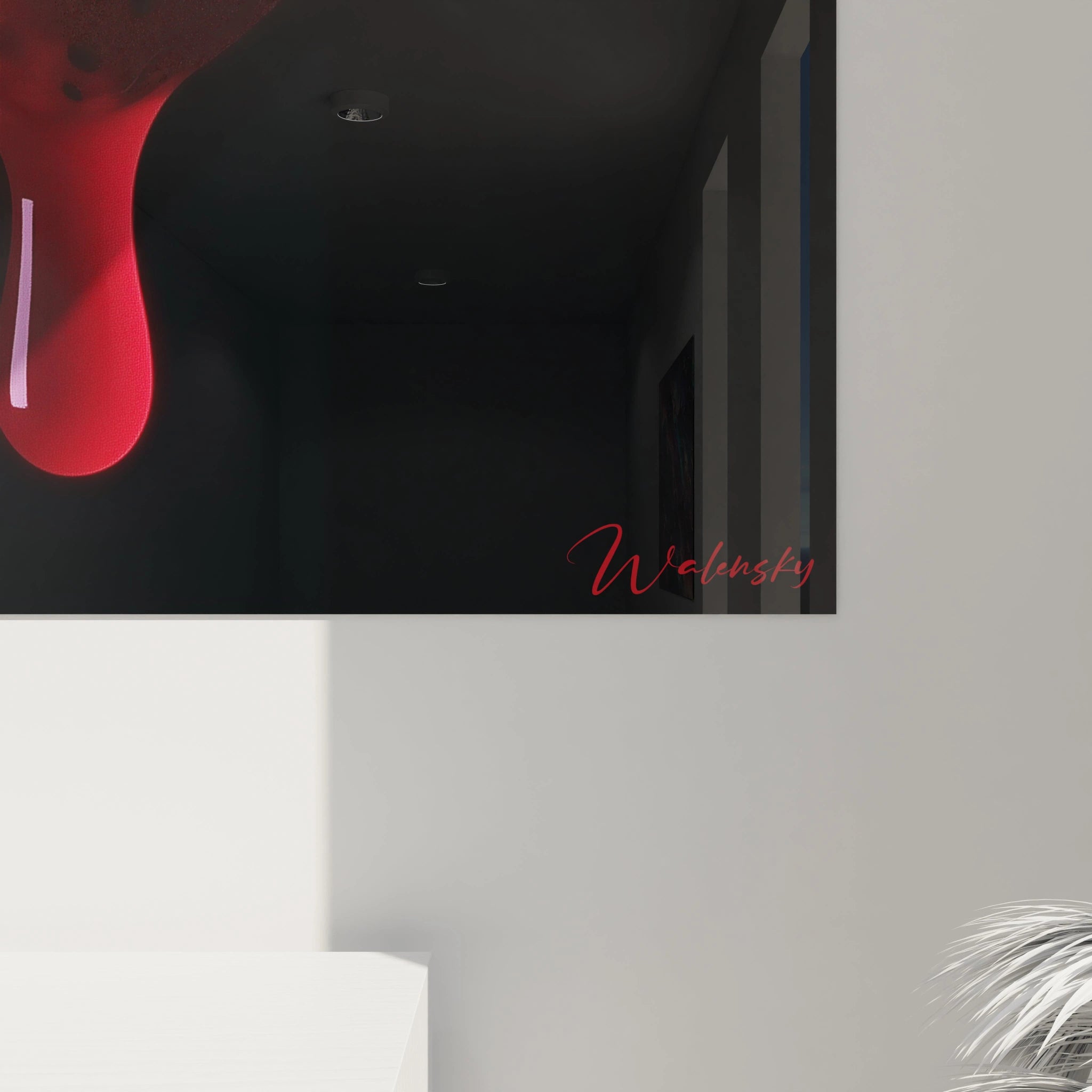 Un tableau fraise mettant en avant une fraise détaillée avec une texture lisse, des reflets lumineux, un jus rouge écoulé et un fond noir contrasté accentuant les détails du fruit.