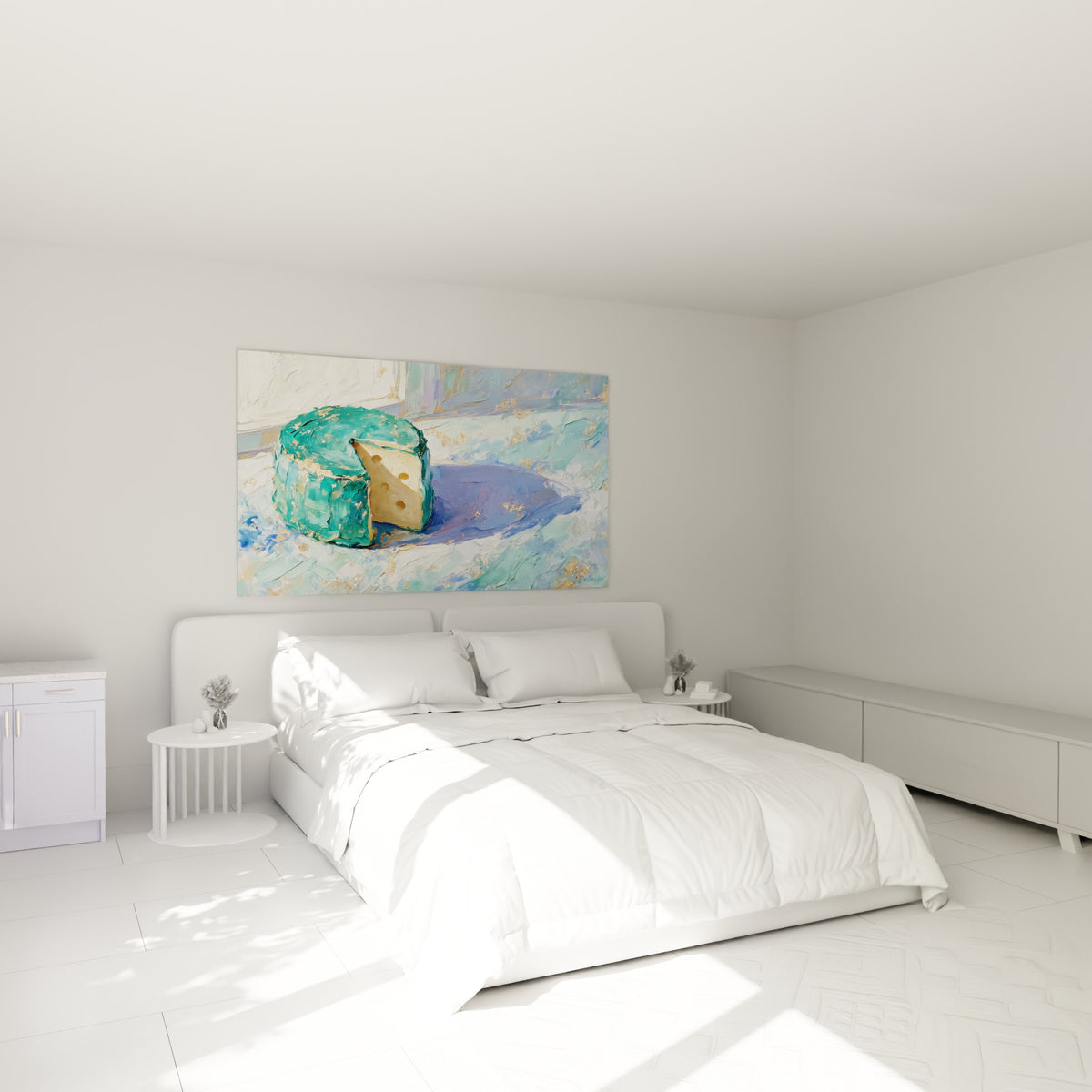 Fromage turquoise à croûte texturée et éclats dorés accroché au-dessus d'un lit dans une chambre claire