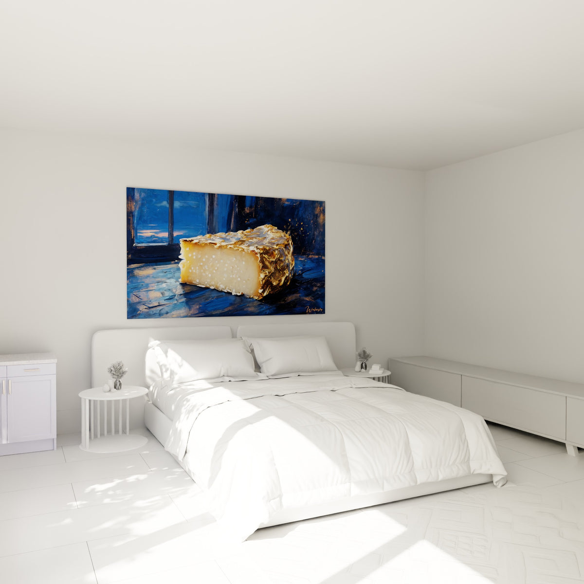 Pièce de fromage doré et bleu nuit accrochée au-dessus d'un lit dans une chambre claire