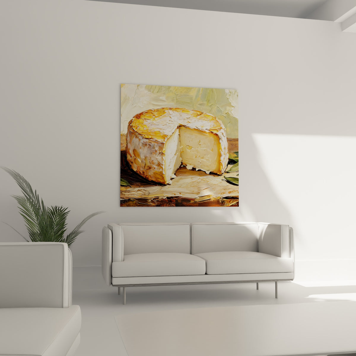 Meule fromagère blanche et fauve tranchée au couteau, au-dessus d'un canapé dans un salon lumineux