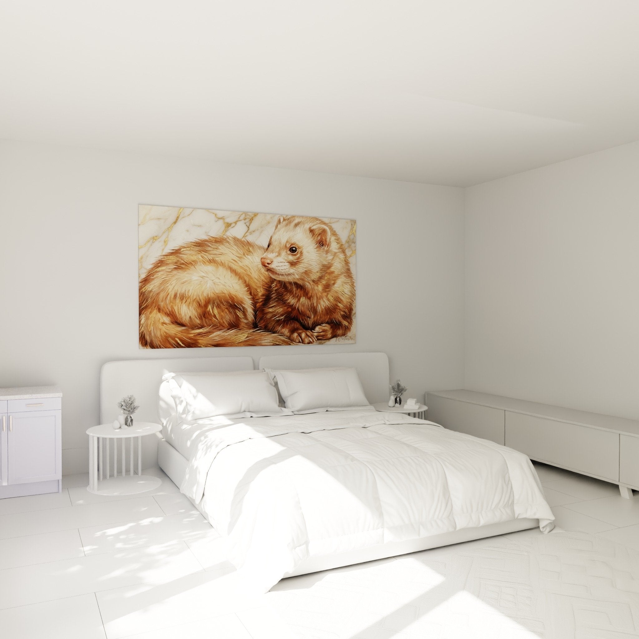 Goldenes Frettchen Gemälde im modernen Schlafzimmer, elegante Wanddekoration auf weißem und goldenem Marmor Hintergrund