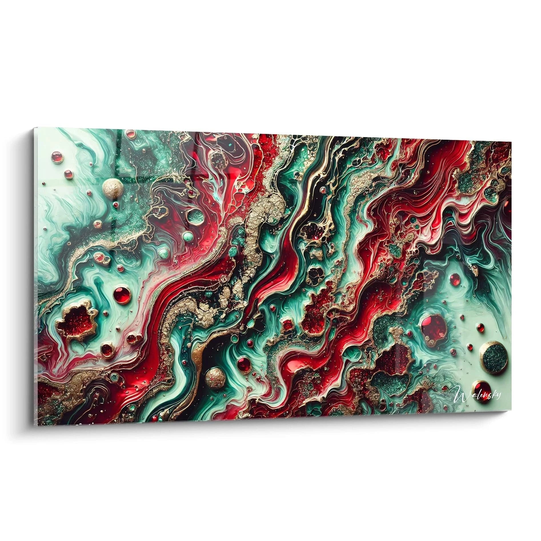 Vue en biais du tableau style epoxy, avec des veines fluides rouges, vertes et dorées fusionnant pour créer un effet dynamique et captivant, symbolisant la puissance de la nature.
