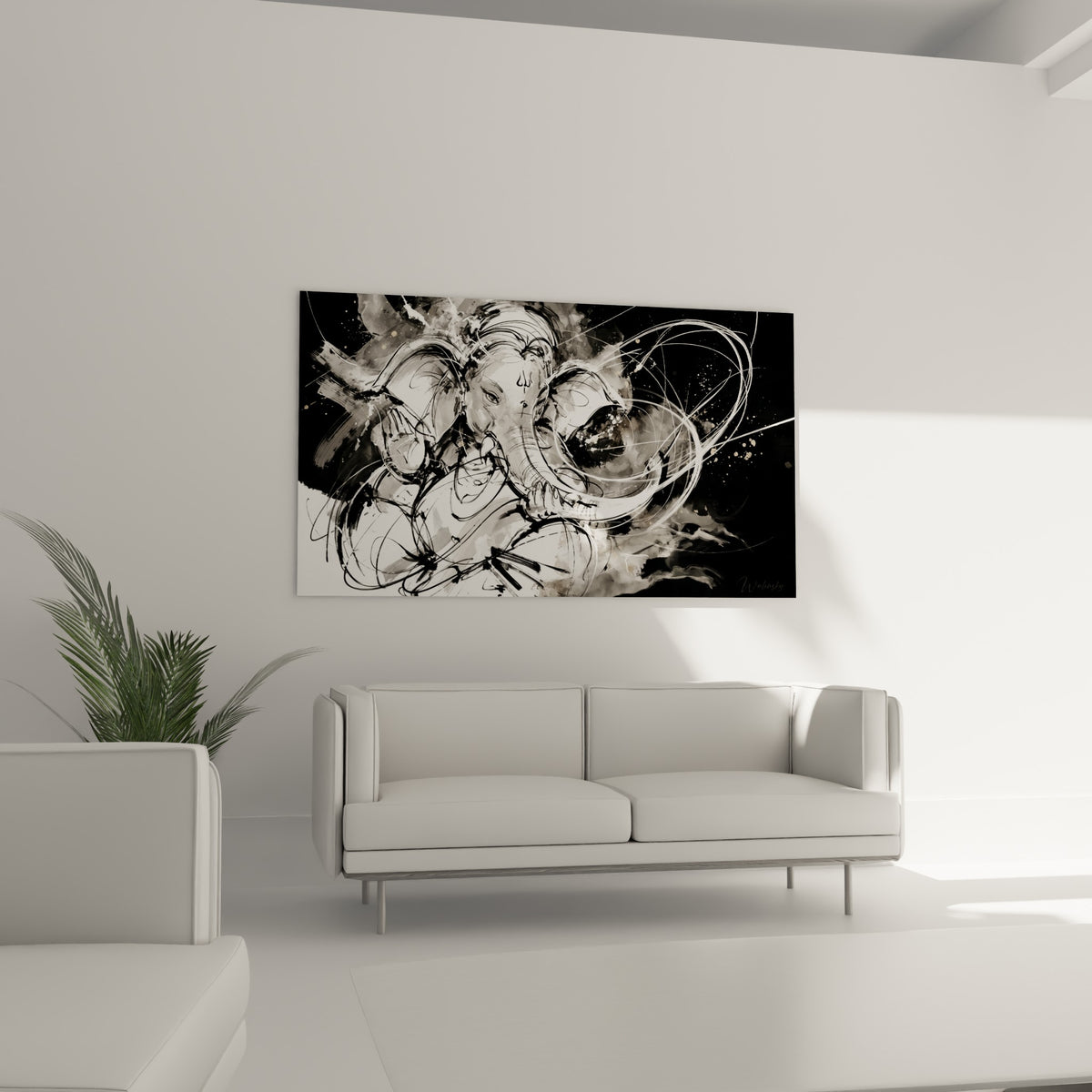 Silhouette de Ganesh en encre grise et noire tourbillonnante, disposée au-dessus d'un canapé dans un salon lumineux