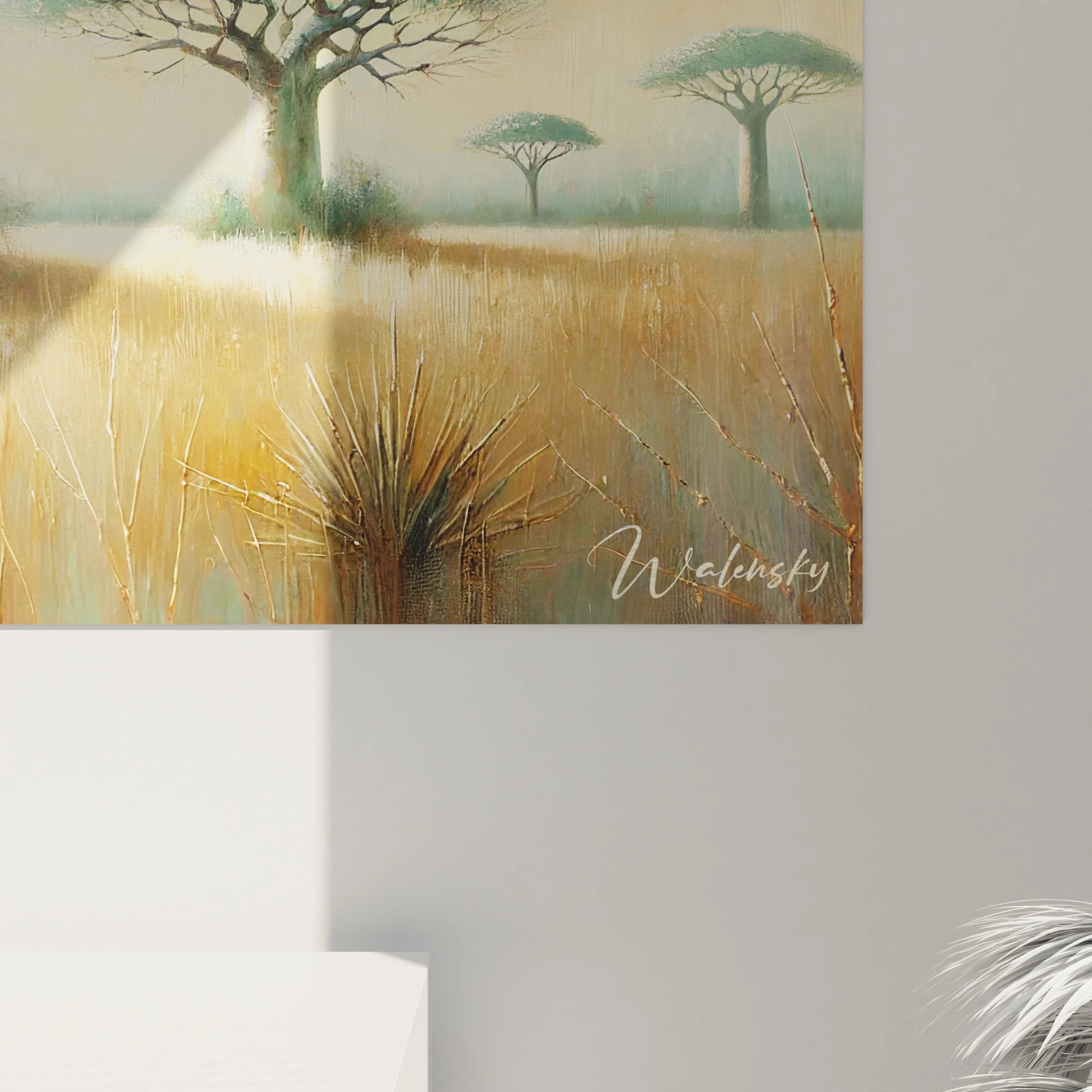 Vue rapprochée du tableau Savane : explorez la texture unique et les nuances douces de ce tableau inspiré de la nature africaine, avec ses branches et feuillages délicatement éclairés.