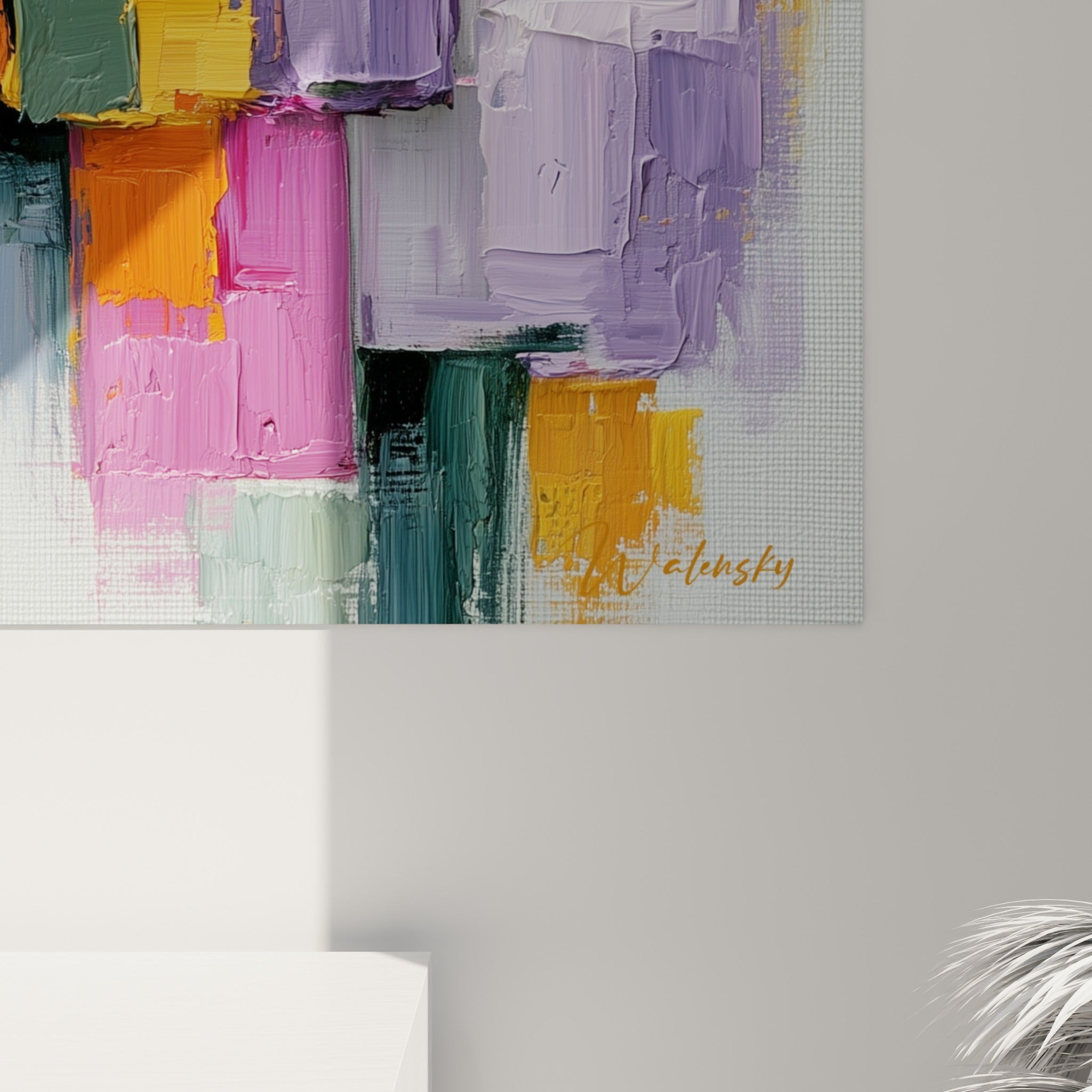 Empâtements épais mauve, safran et blanc cassé révélant le grain du couteau sur ce tableau géométrique abstrait