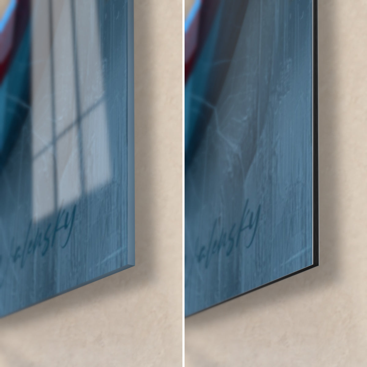Quadro con sfere blu petrolio e arancio, angolo in basso a destra: vetro acrilico lucido a sinistra, alluminio Dibond opaco a destra, bordo da 3 mm