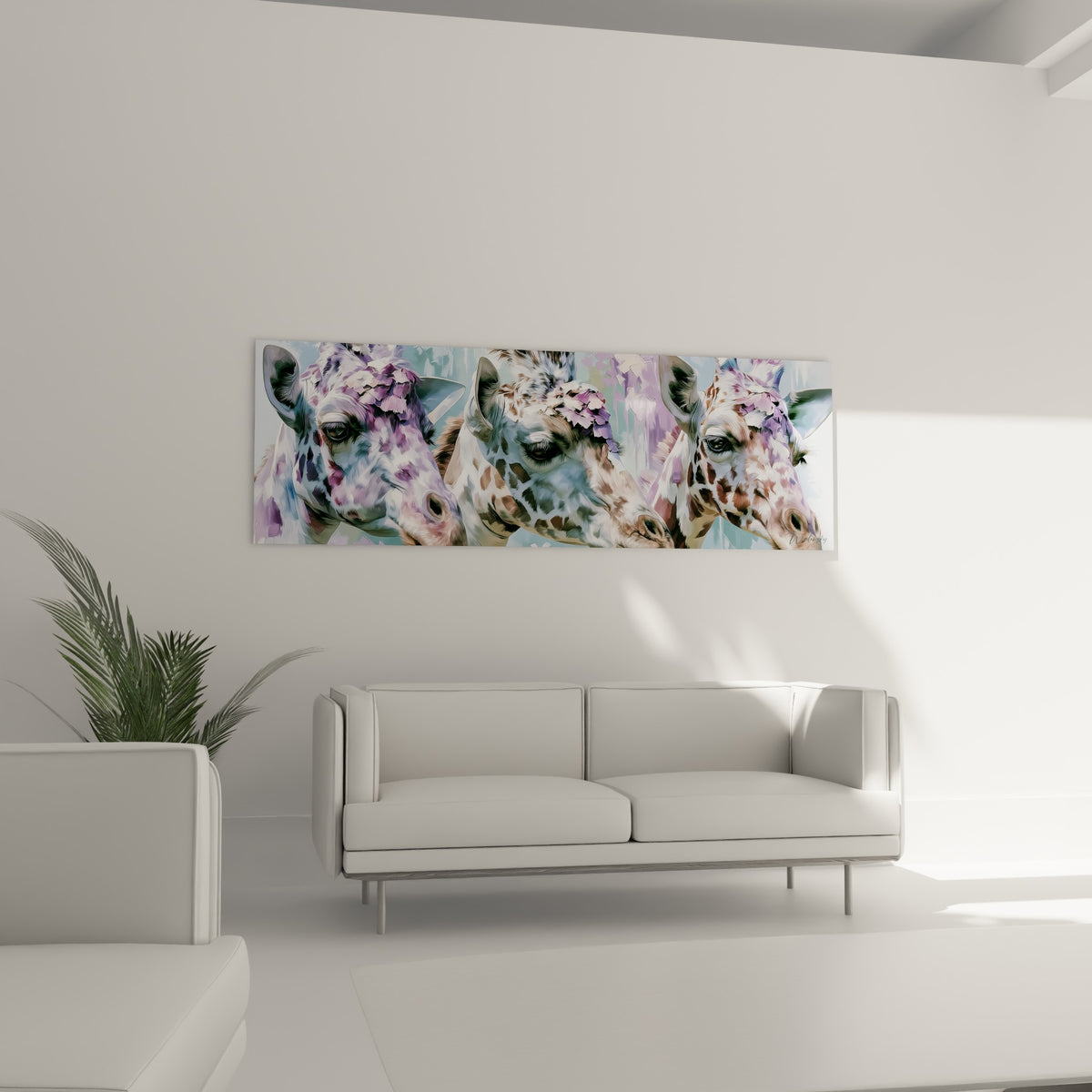 Girafes tachetées mauve et bleu pastel alignées, au-dessus d'un canapé dans un salon lumineux