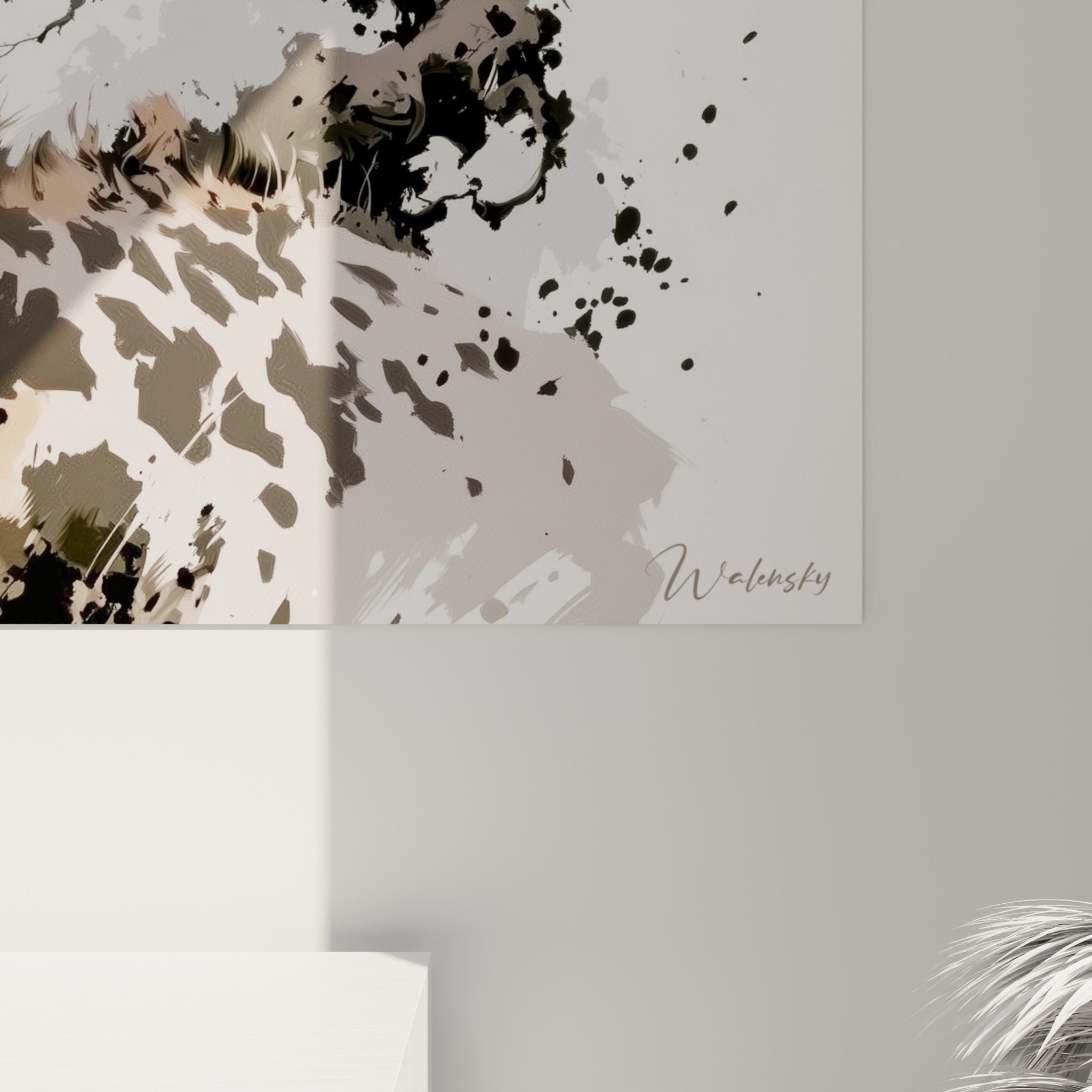 Coulures grises et taches anthracite du pelage de girafe visibles en gros plan sur la toile