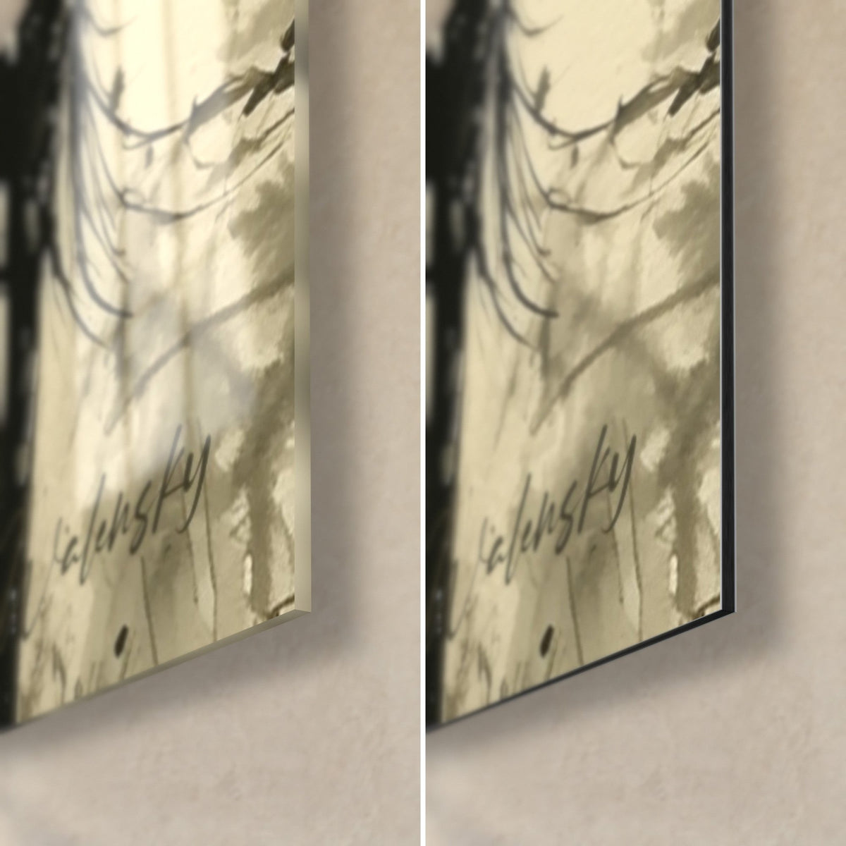 Cuadro jirafa de tinta negra sobre fondo crema, esquina inferior derecha: cristal acrílico brillante con reflejos a la izquierda, aluminio Dibond mate a la derecha