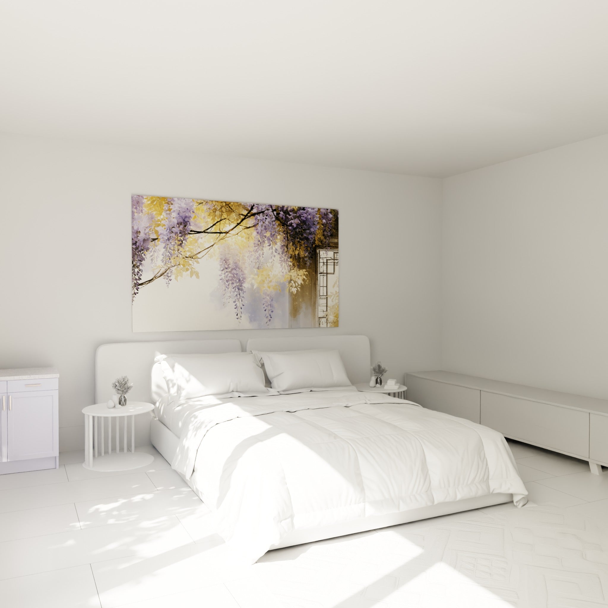 Grappes de glycine mauve et dorée suspendues au-dessus d'un lit dans une chambre claire et apaisante