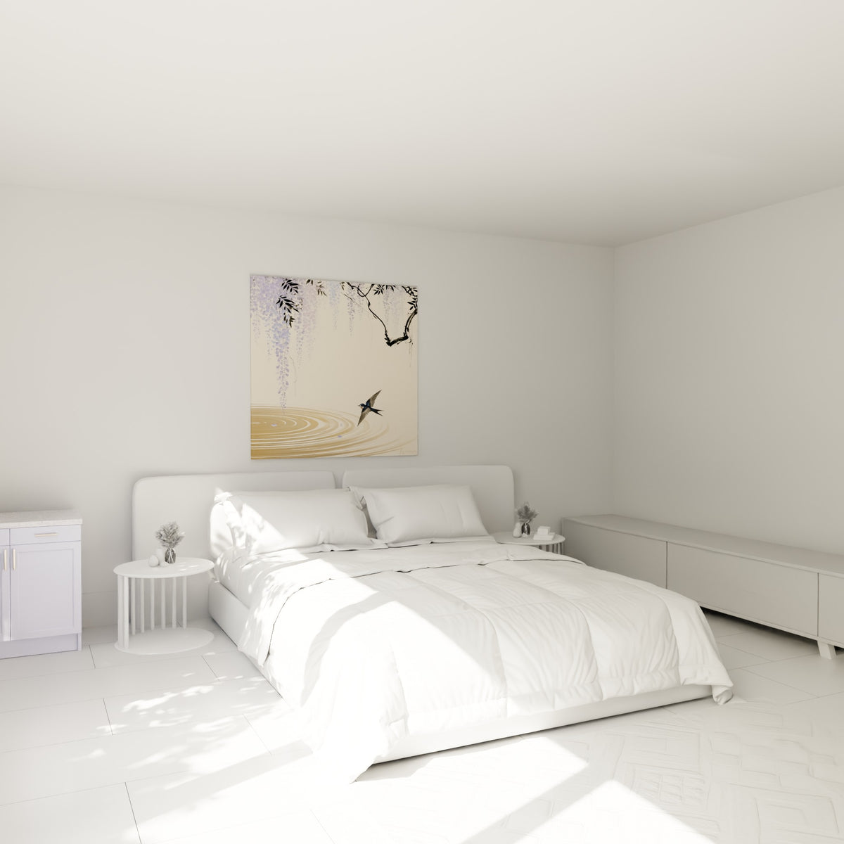 Branches de glycine mauve et hirondelle en vol au-dessus d'un lit dans une chambre claire