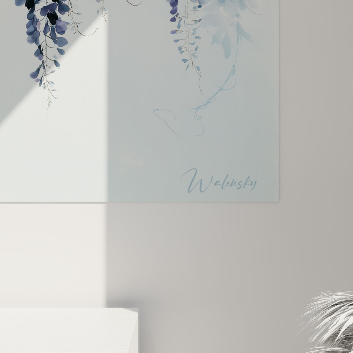 Détail des pétales de glycine mauve et bleu pastel, texture aquarelle et coulures délicates