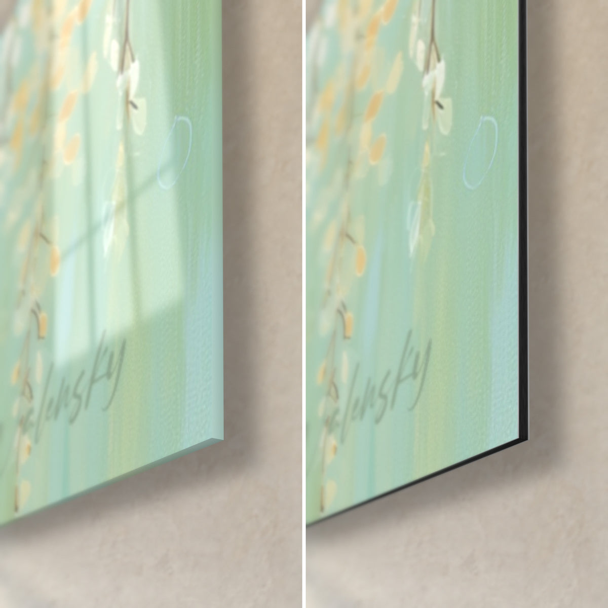 Schilderij met een regen van gouden bloemtrossen, rechtsonder: glanzend glas links, mat zwart Dibond-aluminium rechts, 3 mm rand