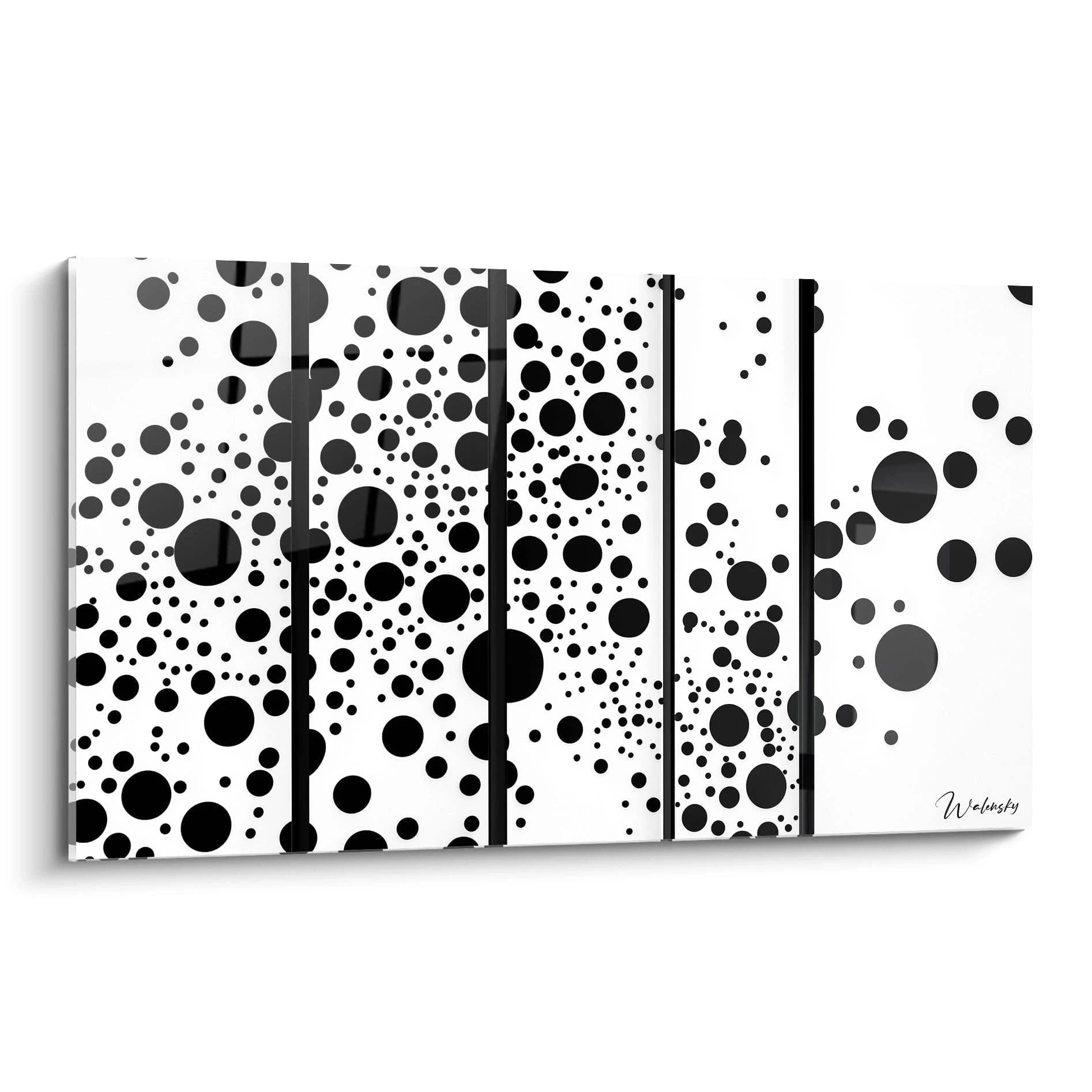 Tableau tacheté noir et blanc de Walensky avec des cercles en mouvement sur fond blanc
