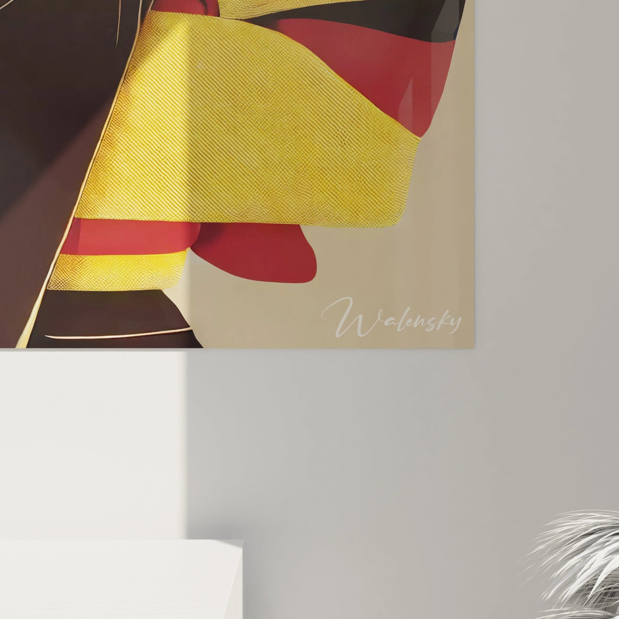 vue rapprochée d’un tableau asiatique aux lignes minimalistes détails subtils fleurs dorées papillon fond noir profondeur et élégance tradition et modernité en harmonie parfaite