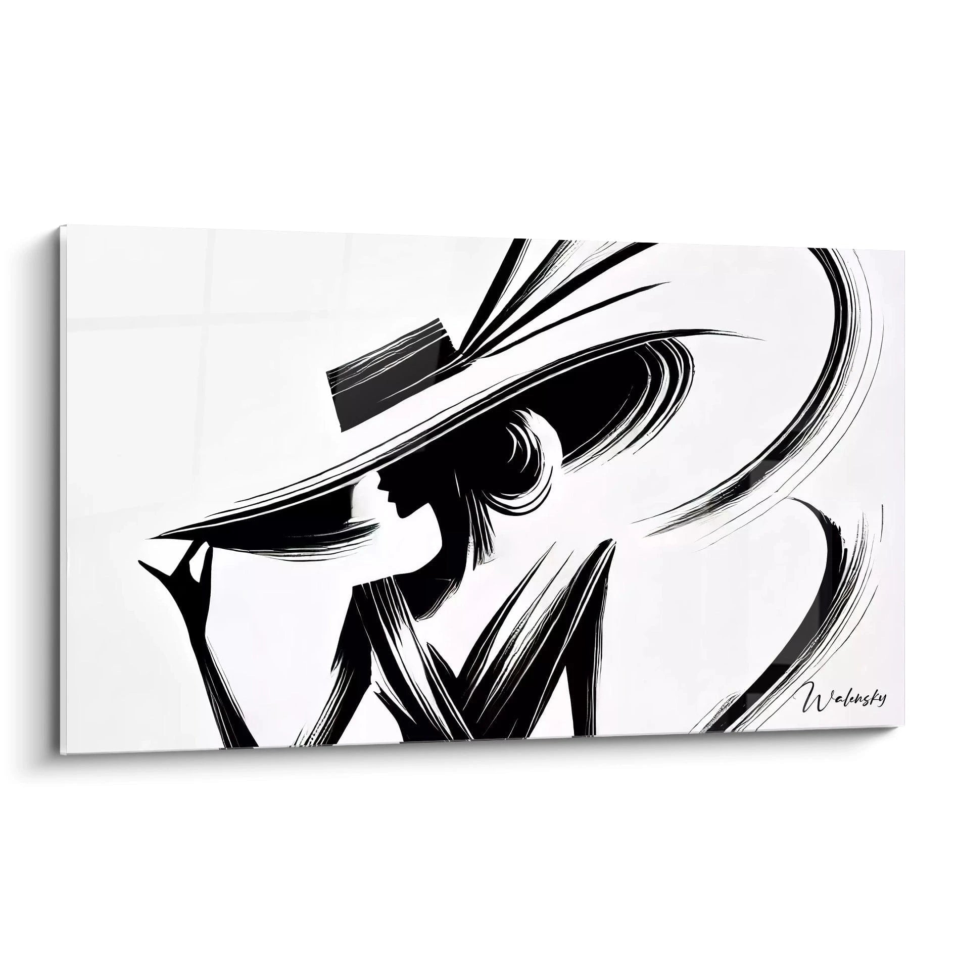 Vue de biais du tableau noir et blanc : lignes fluides, teintes noir blanc et argent, évoquant la grâce féminine. Silhouette minimaliste, contrastes saisissants pour un style élégant et intemporel.