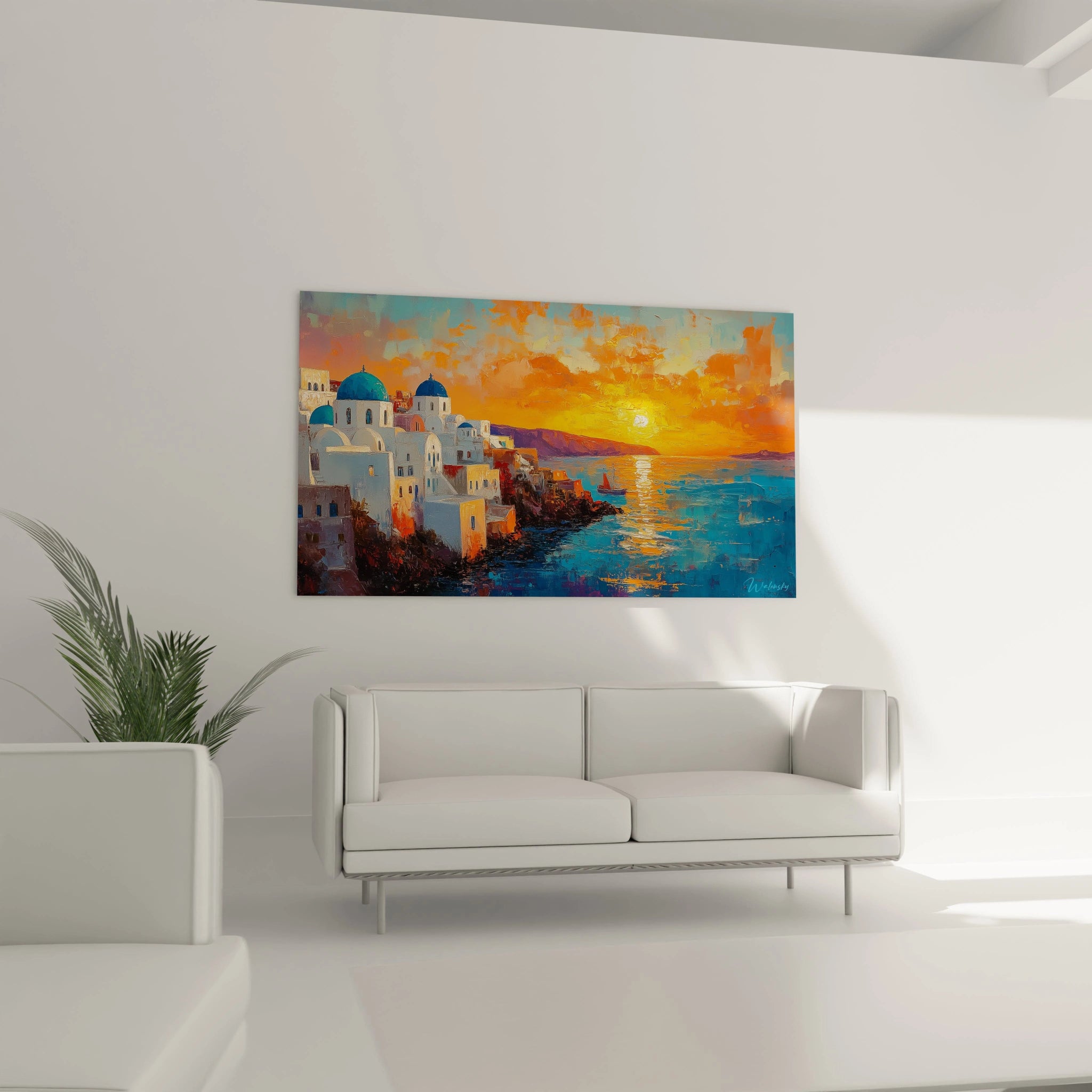 Un tableau figuratif d'un paysage côtier méditerranéen au crépuscule, dominé par des tons orangés et jaunes dans le ciel, des bâtiments blancs avec dômes bleus, et des reflets dorés sur l'eau.