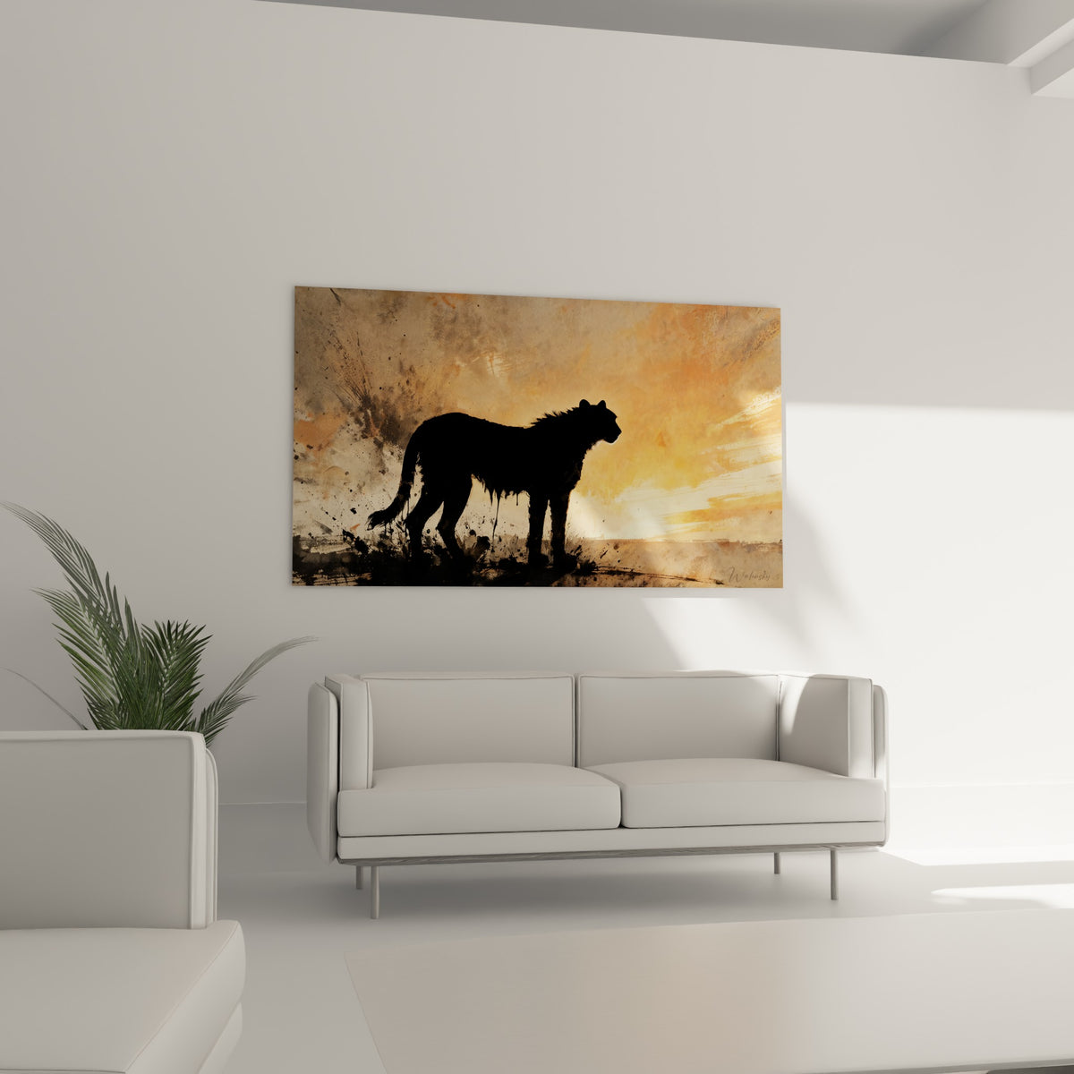 Guépard anthracite guettant l'horizon orangé, accroché au-dessus d'un canapé dans un salon lumineux