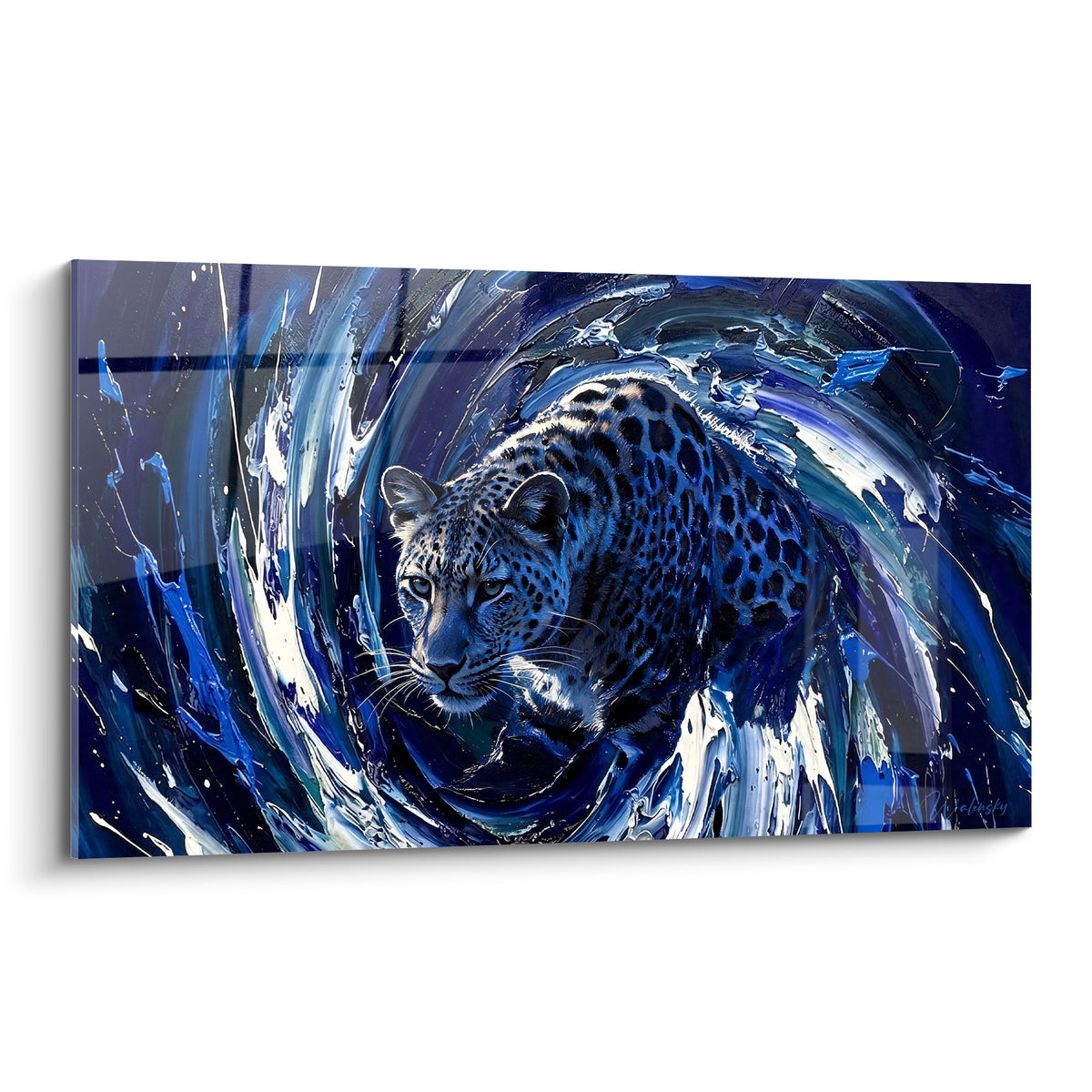 Guépard bleu marine émergeant d'un tourbillon blanc, regard perçant, style pictural intense et texturé